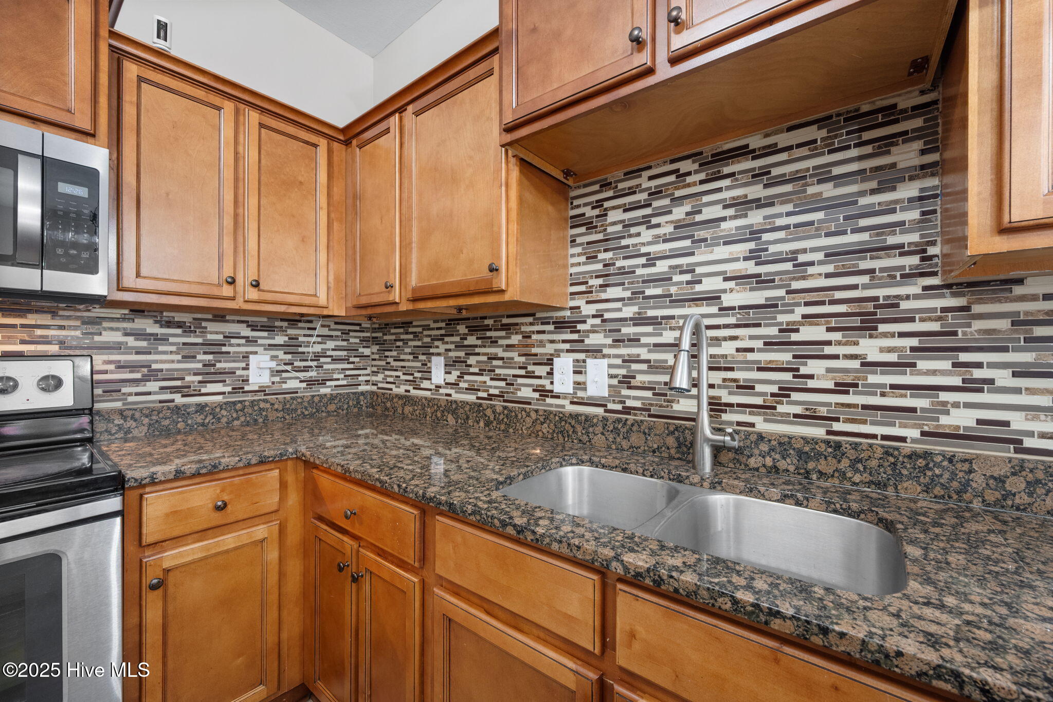 806 Fort Sumter Way