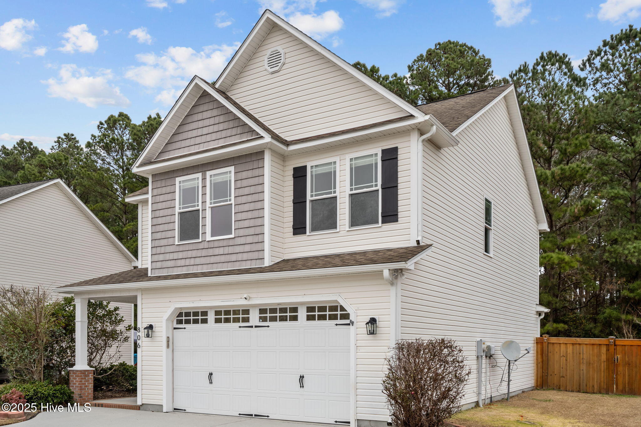 806 Fort Sumter Way