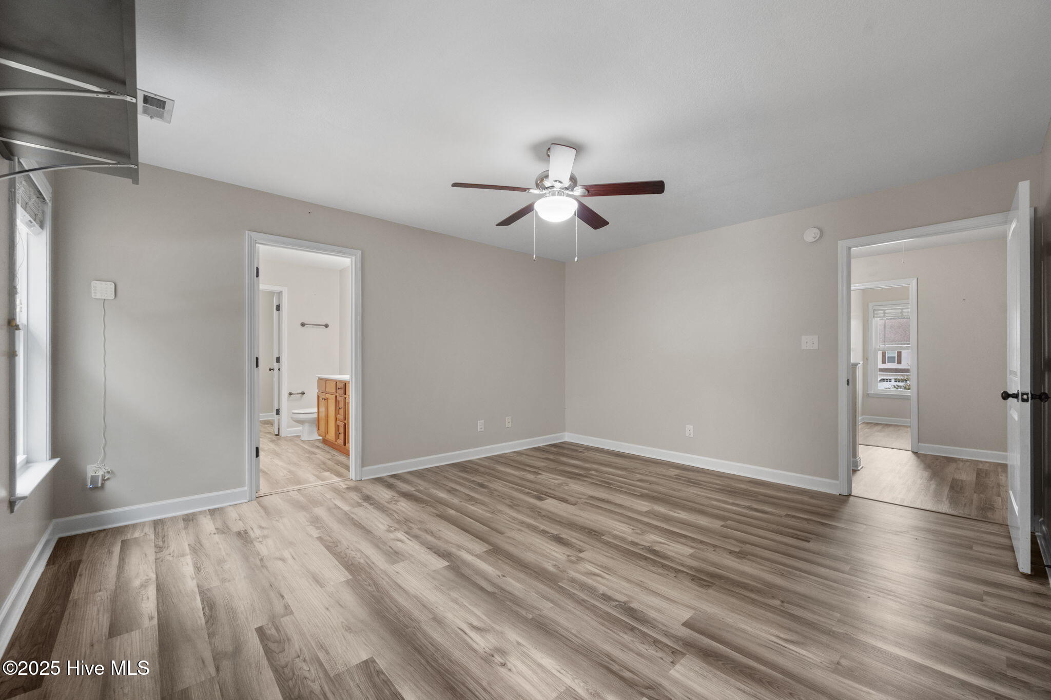 806 Fort Sumter Way