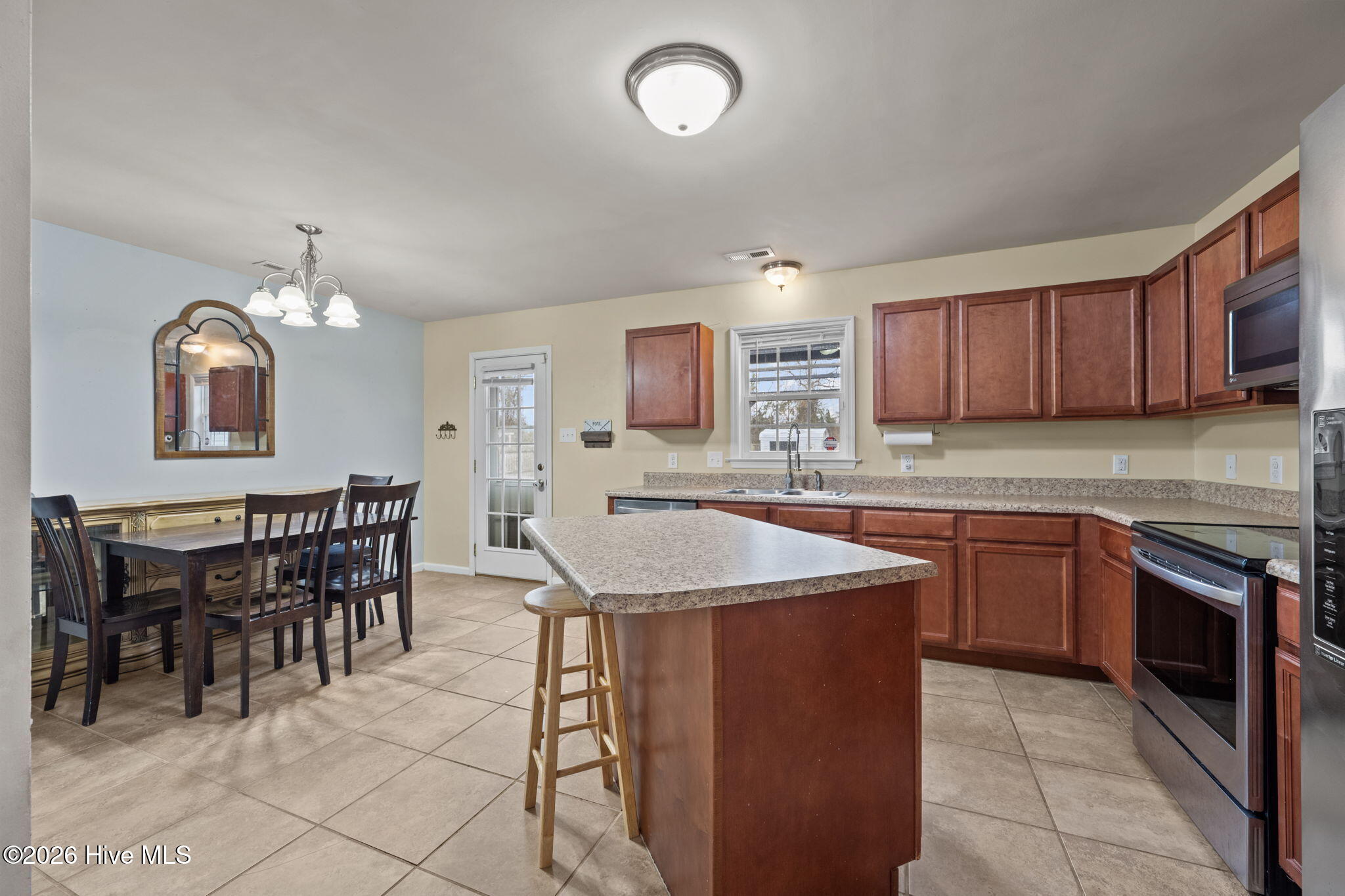 412 John Deere Court