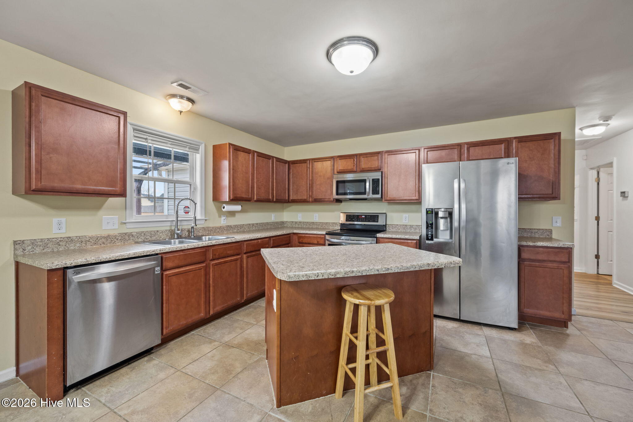 412 John Deere Court