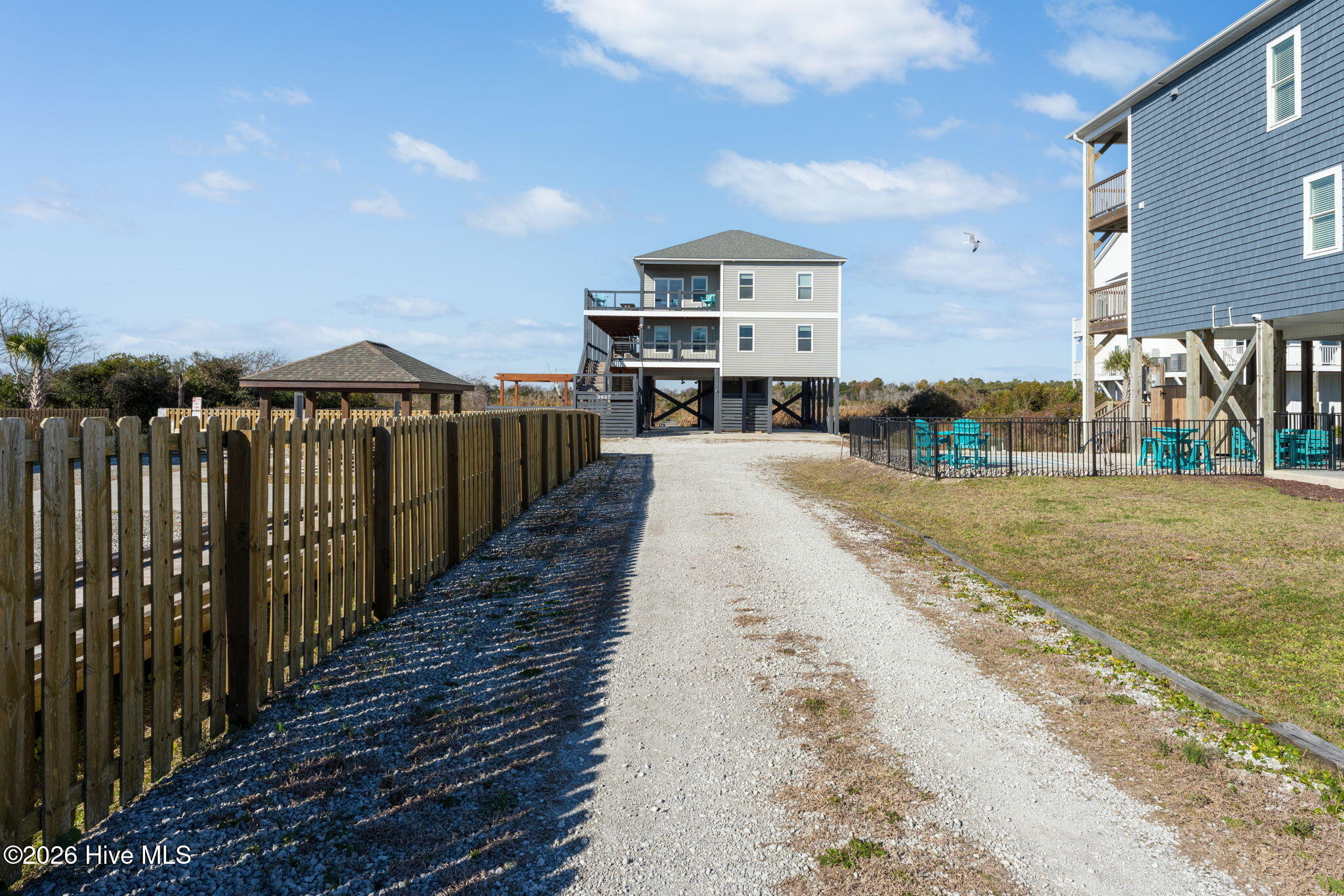 3627 Island Drive