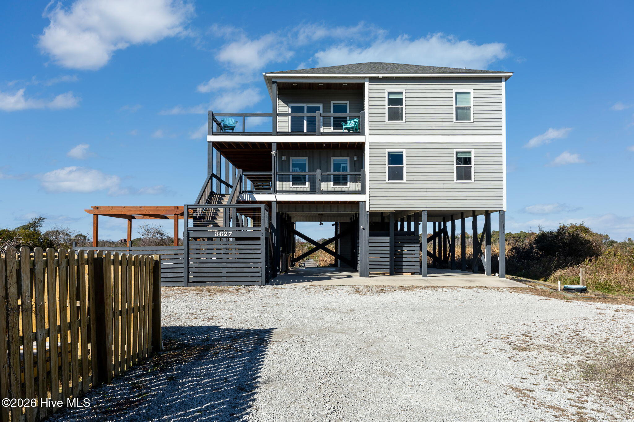3627 Island Drive