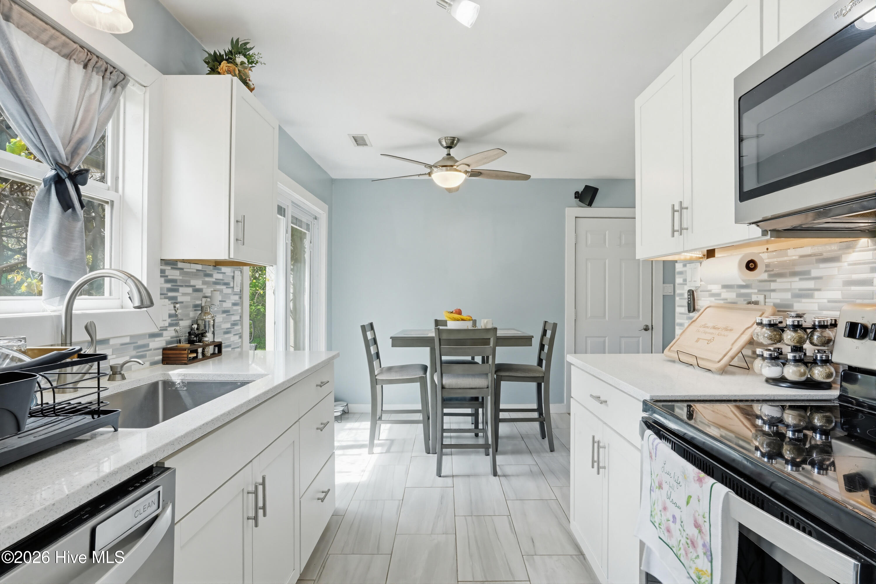 1698 Old Folkstone Road