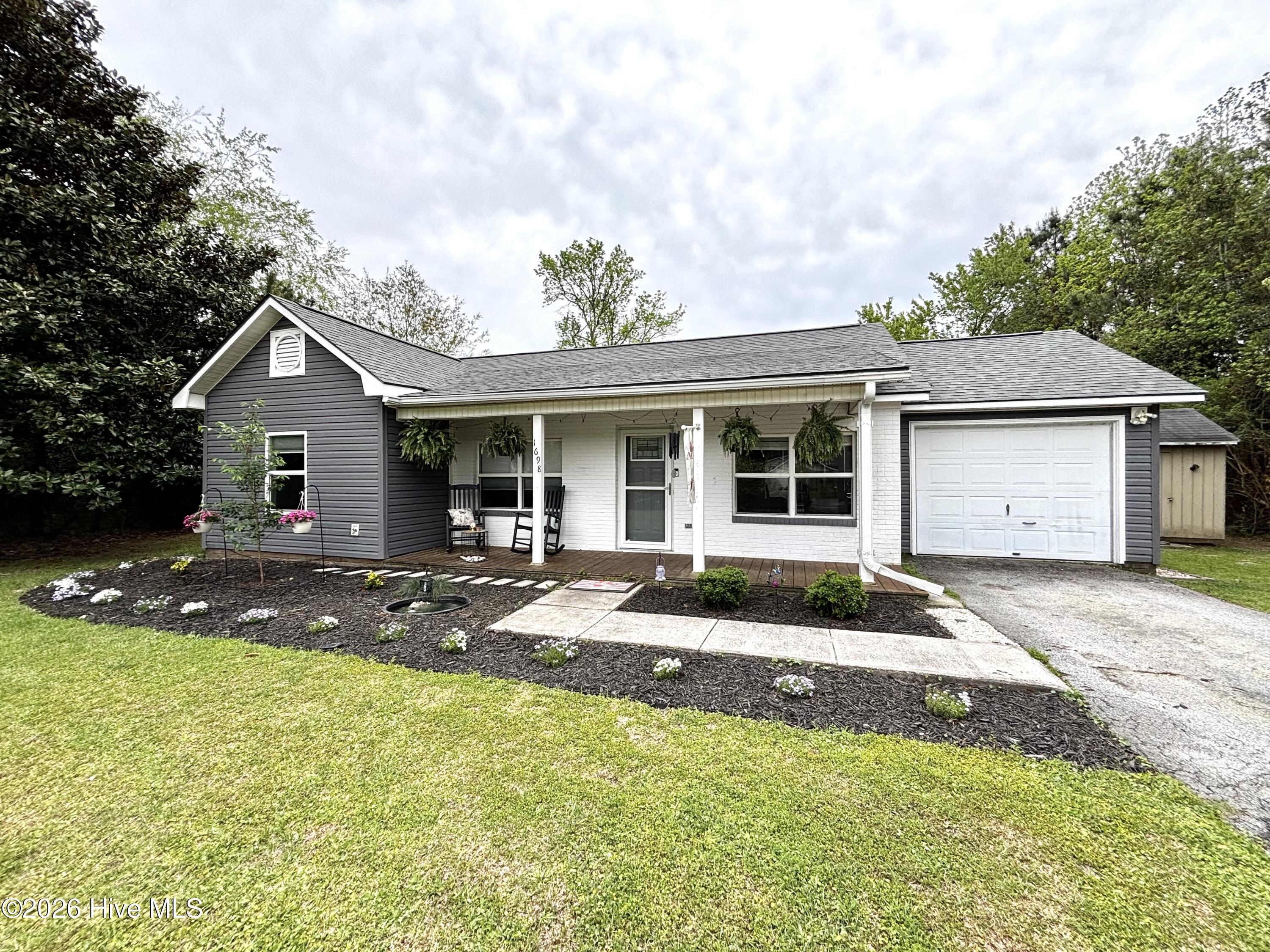 1698 Old Folkstone Road