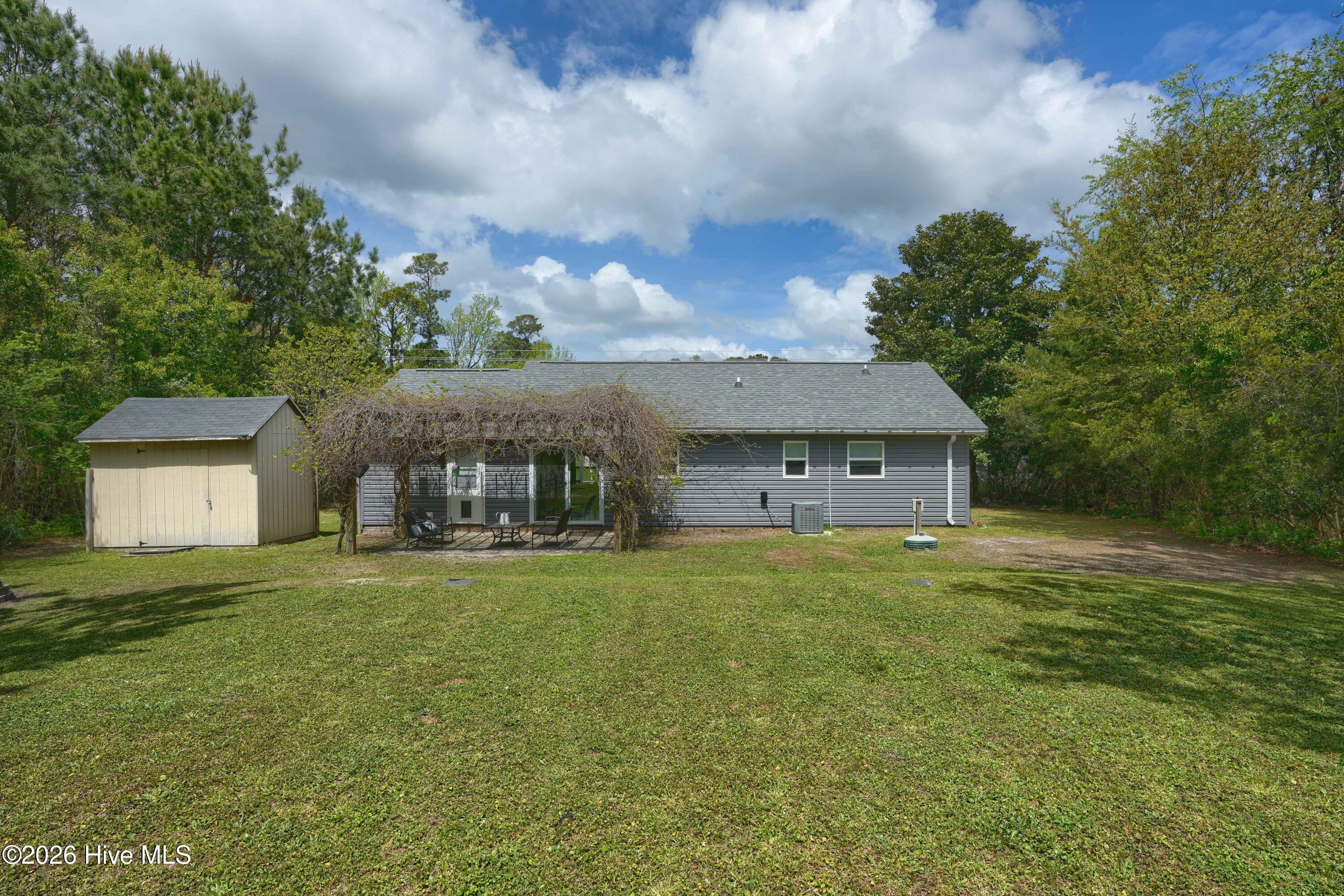 1698 Old Folkstone Road