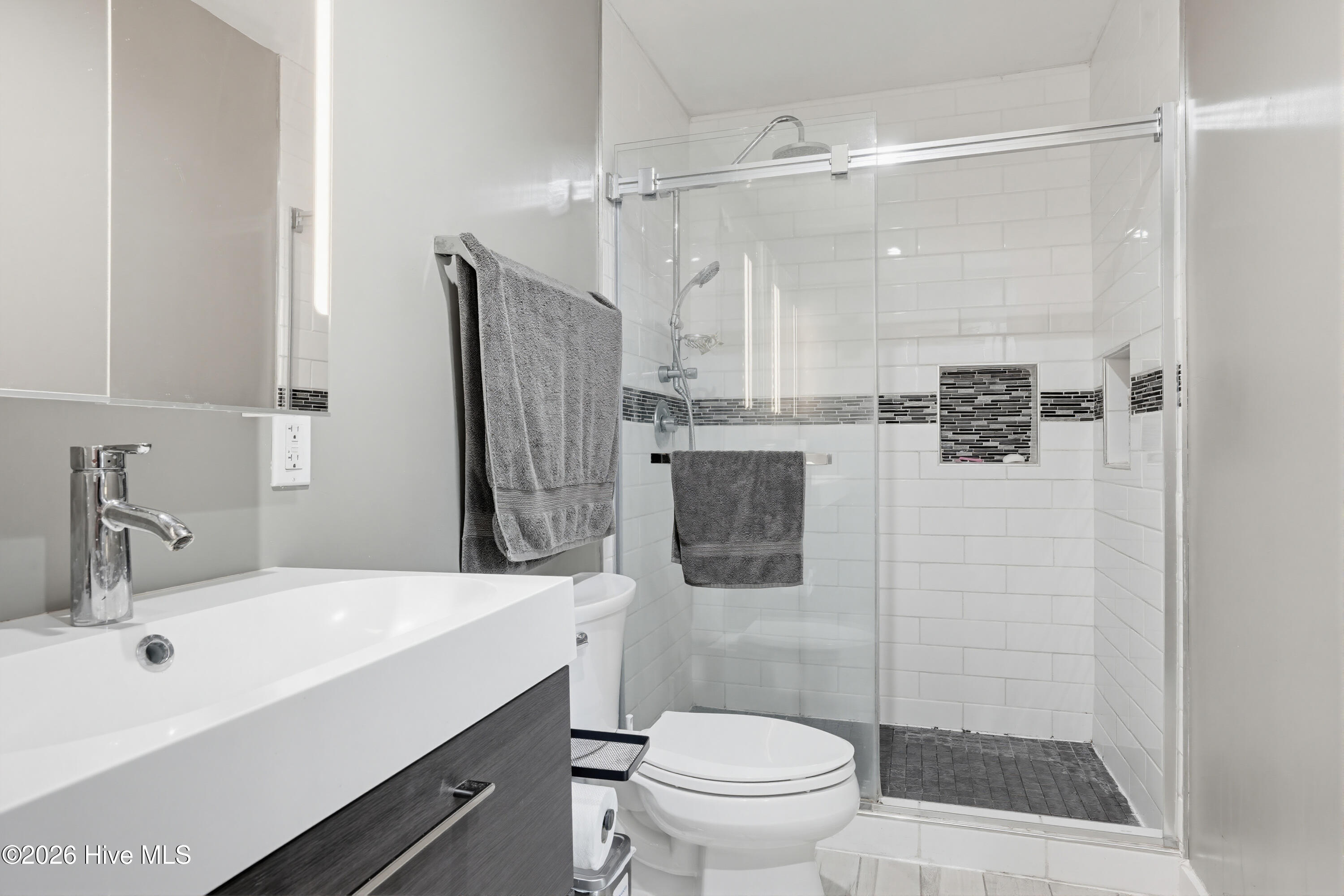 1698 Old Folkstone Road