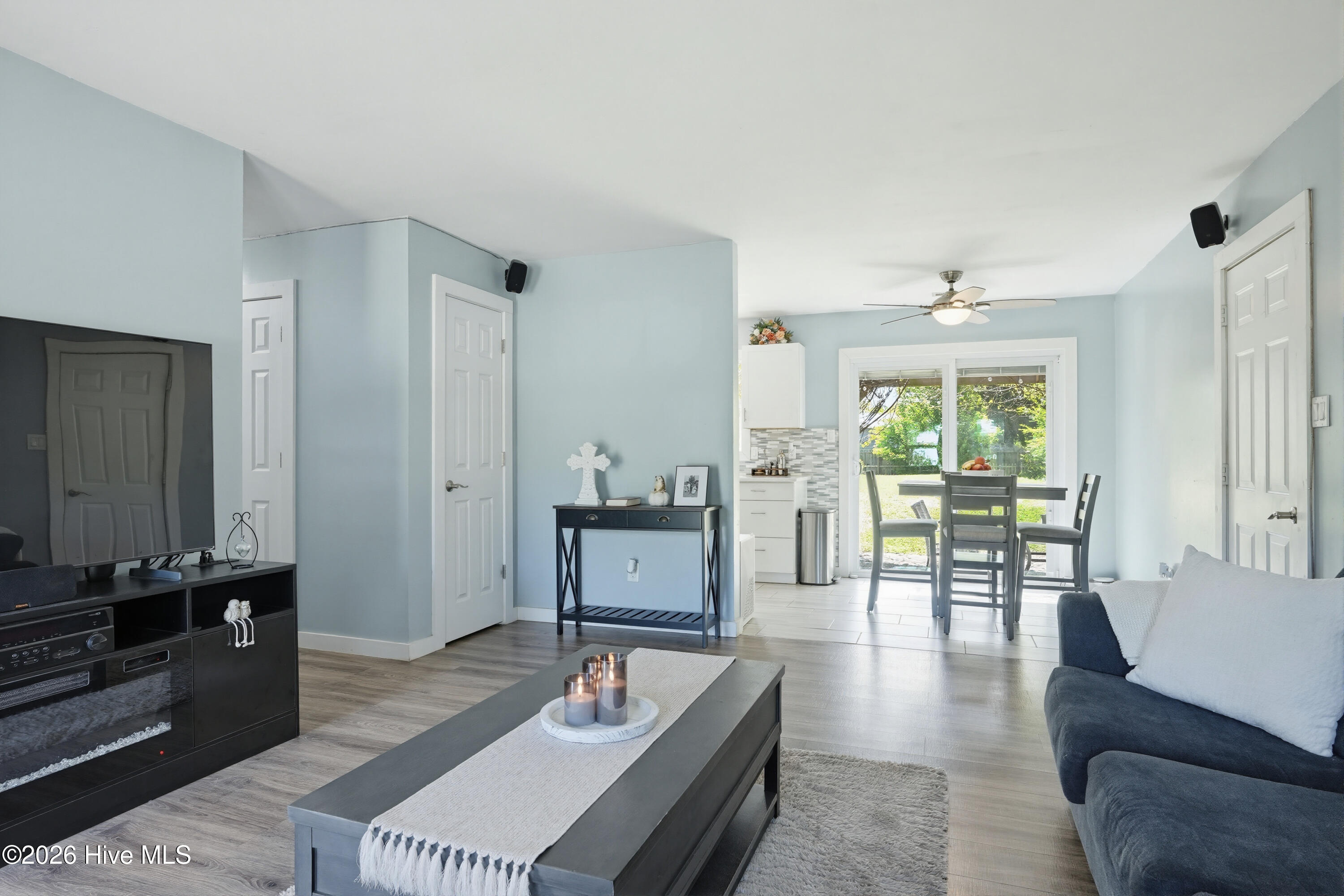 1698 Old Folkstone Road