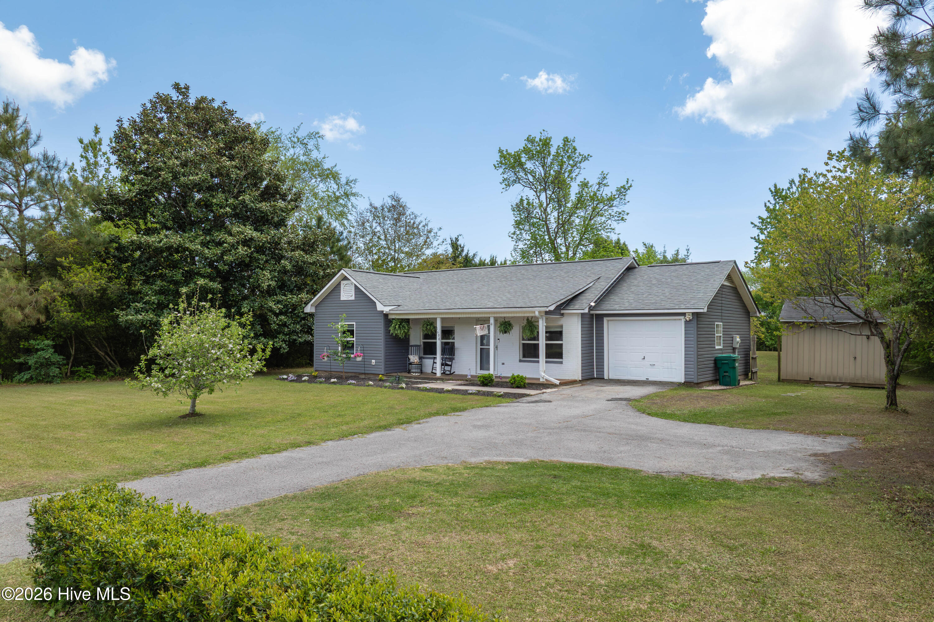 1698 Old Folkstone Road