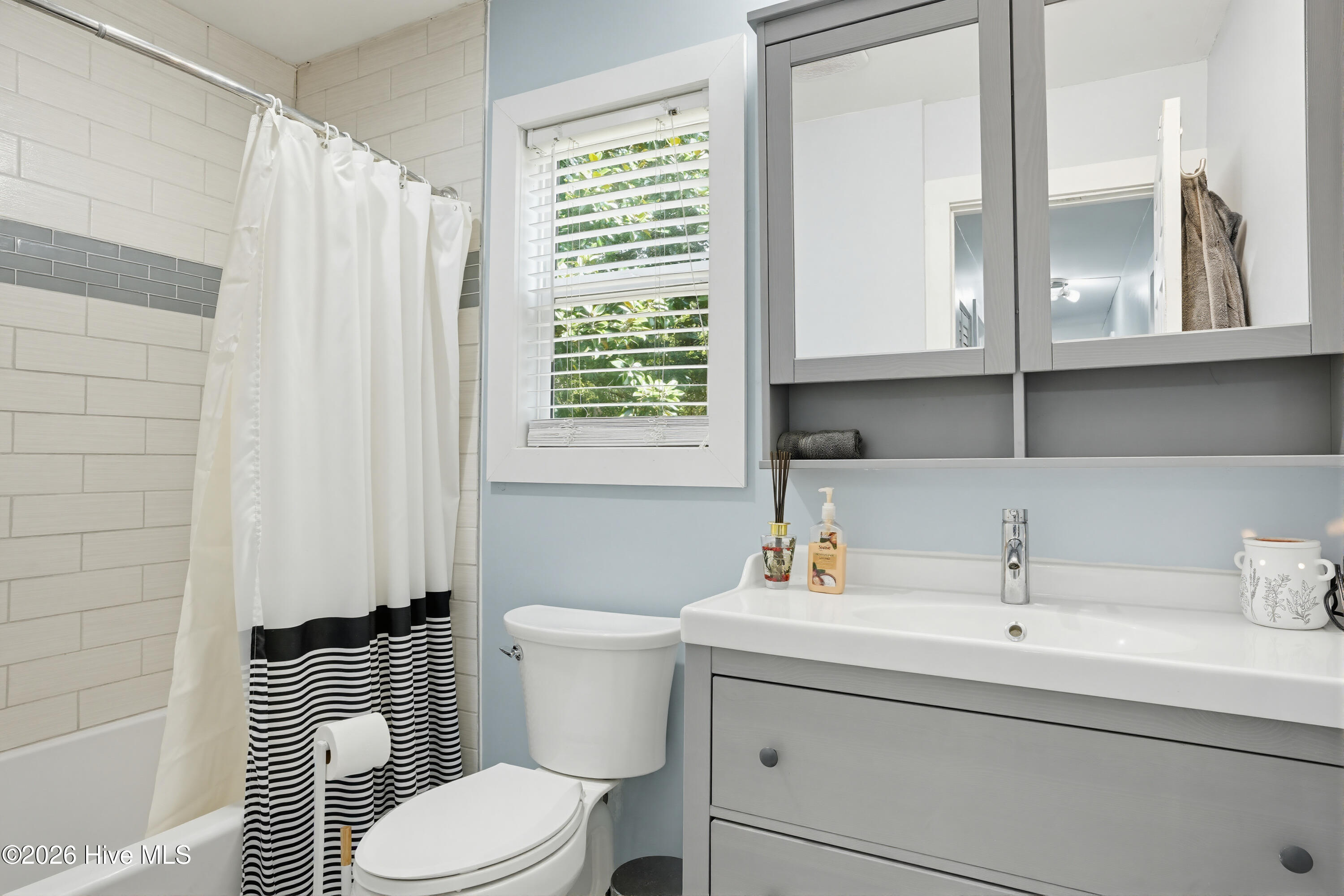 1698 Old Folkstone Road