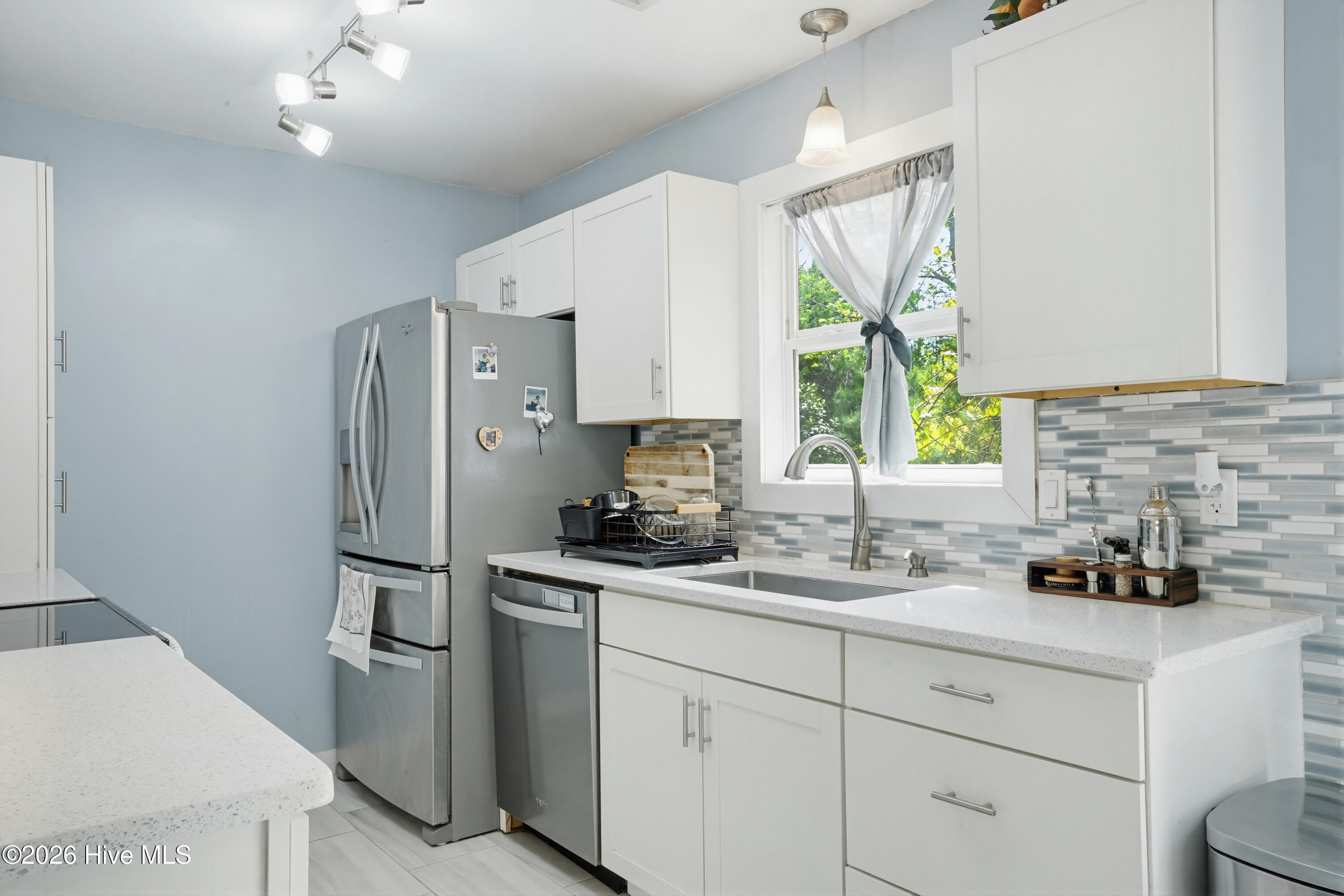 1698 Old Folkstone Road