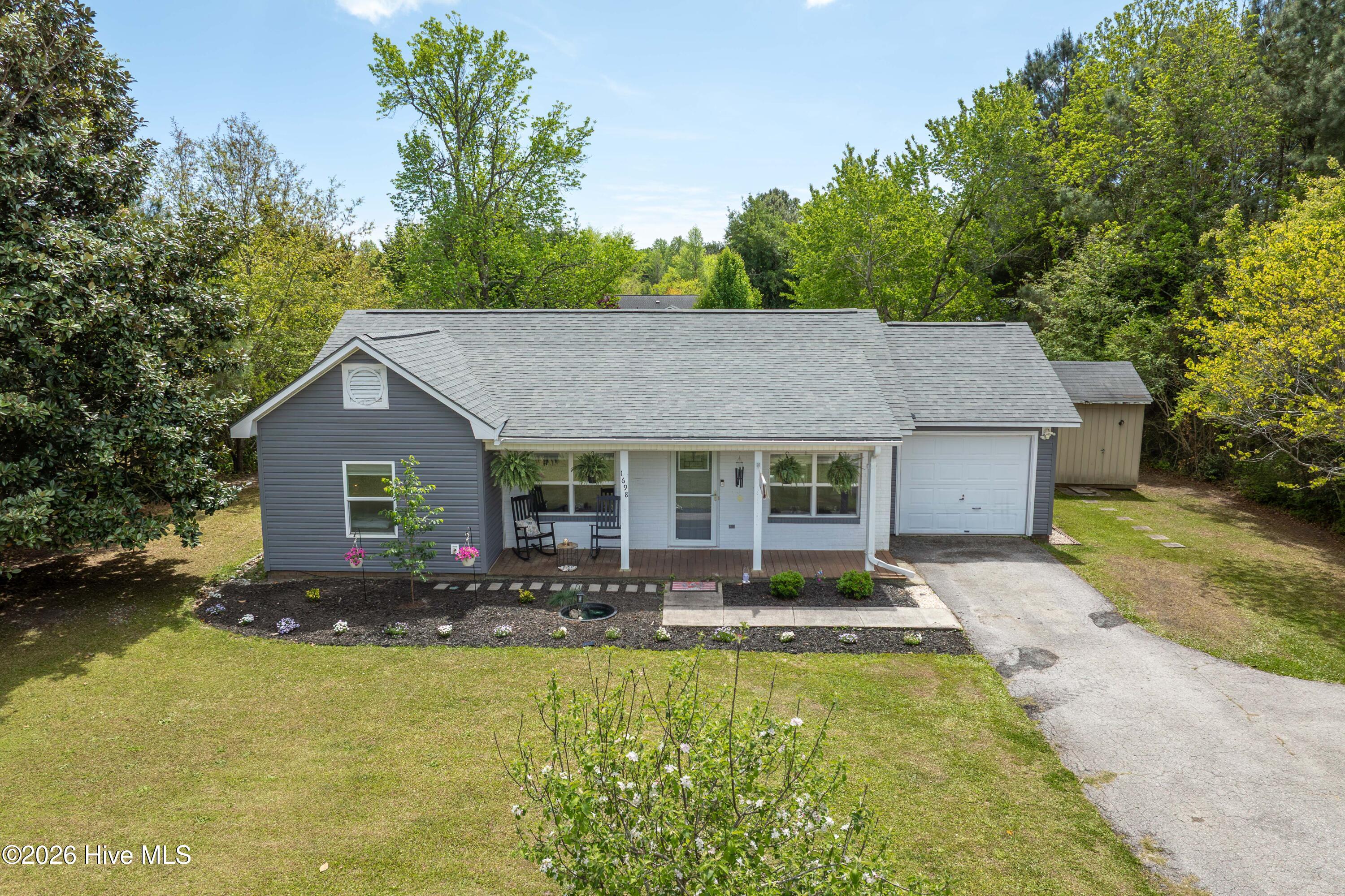 1698 Old Folkstone Road