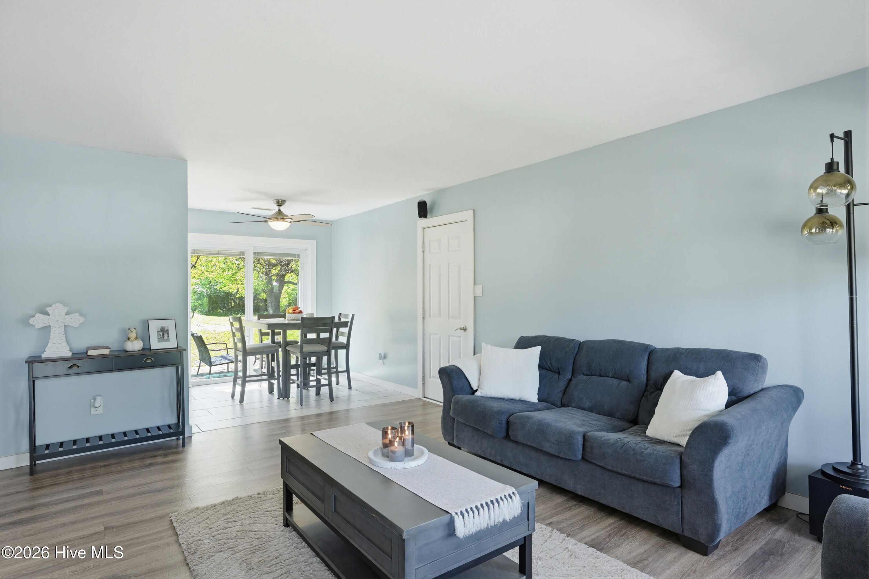 1698 Old Folkstone Road