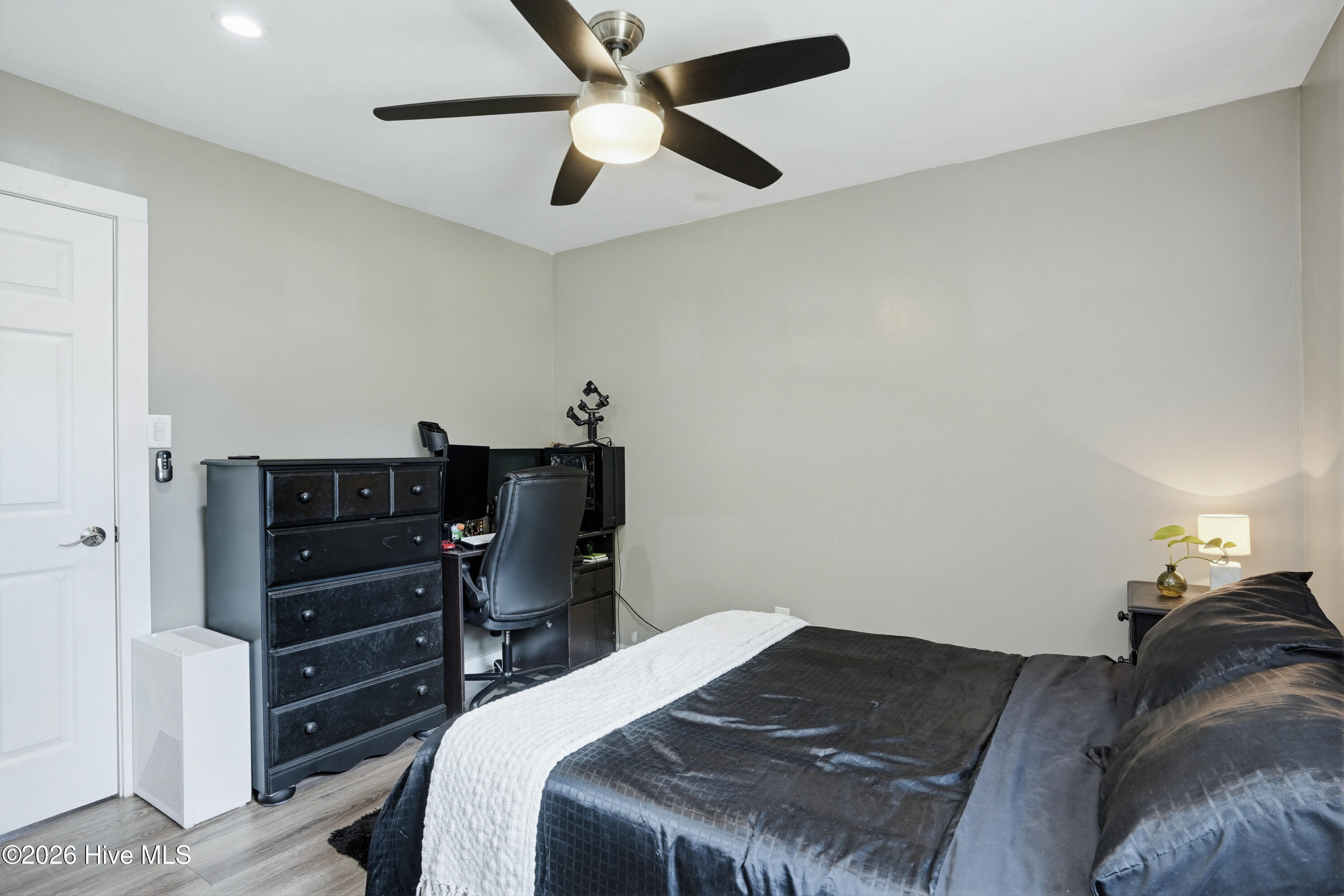 1698 Old Folkstone Road