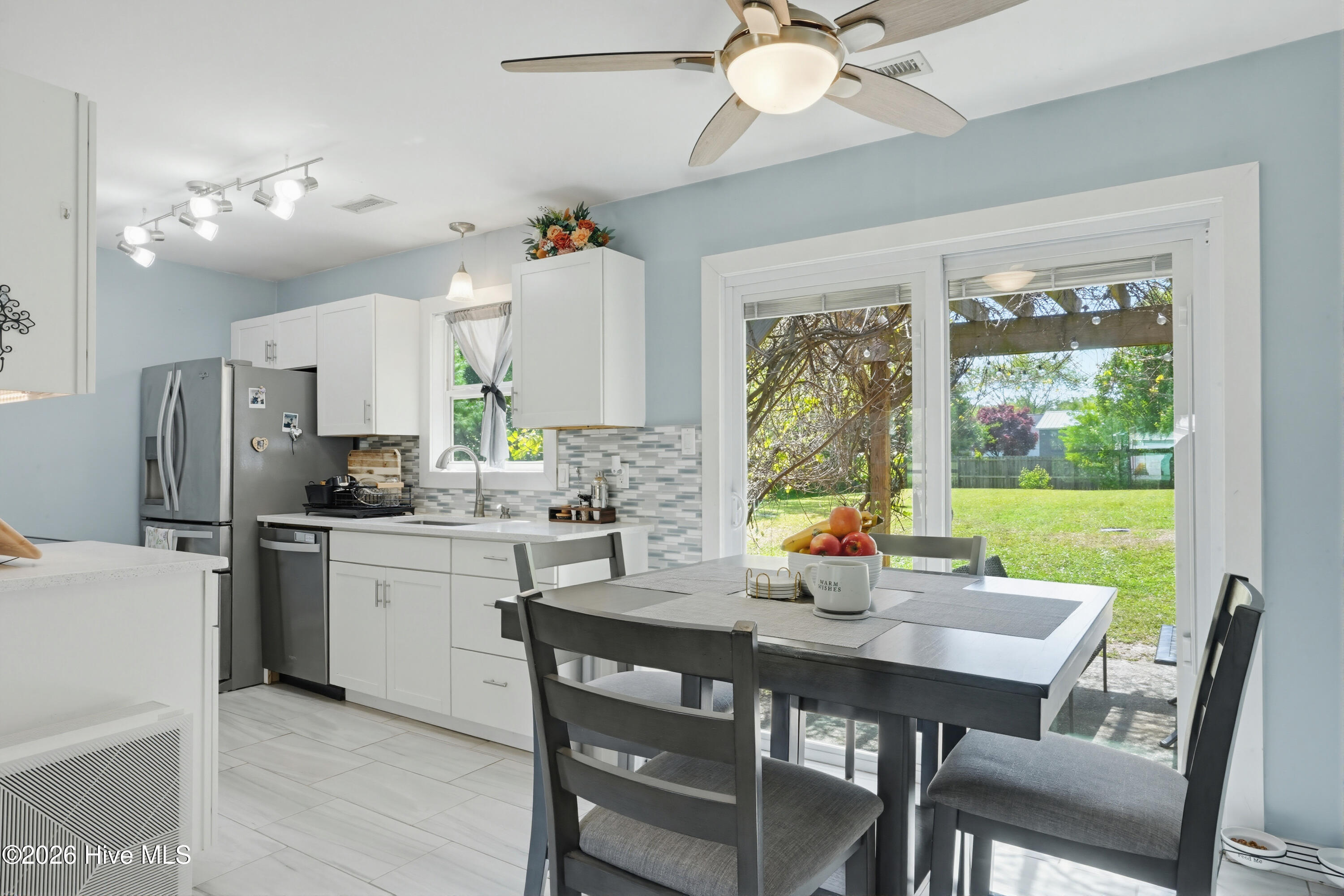 1698 Old Folkstone Road