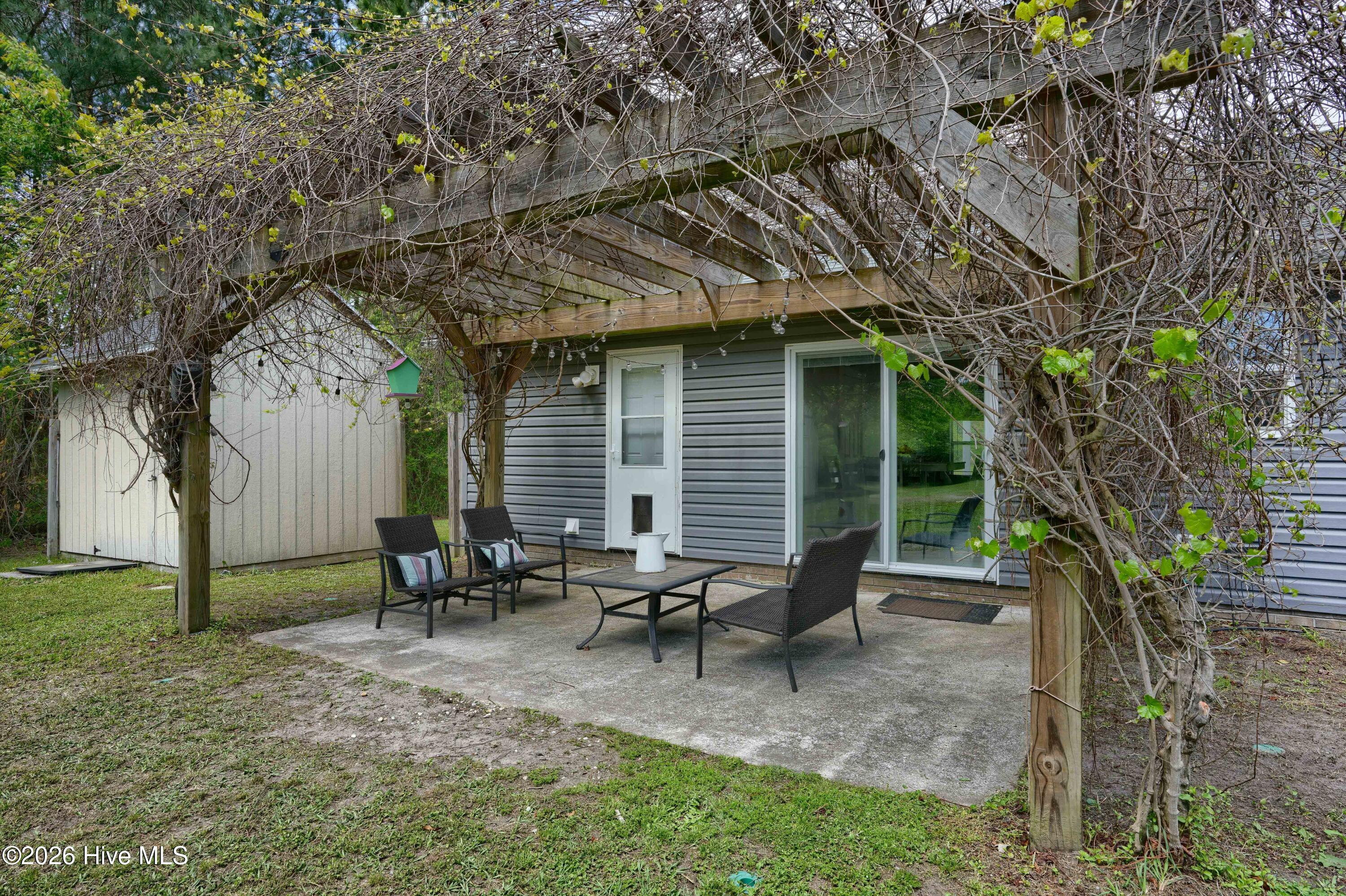 1698 Old Folkstone Road