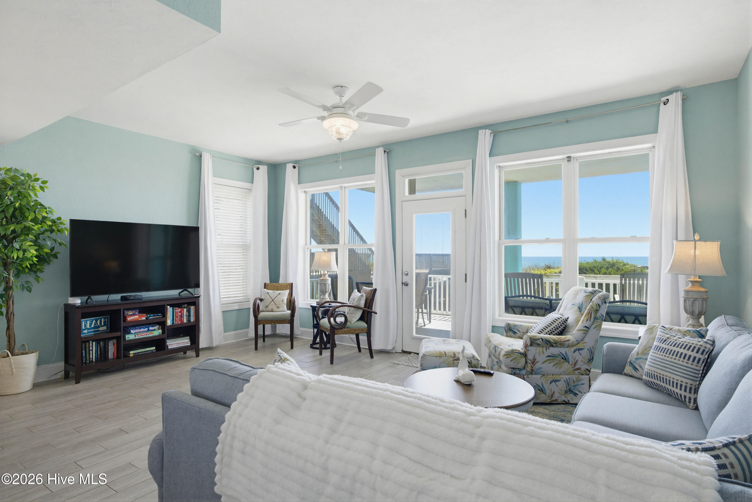 3976 Island Drive