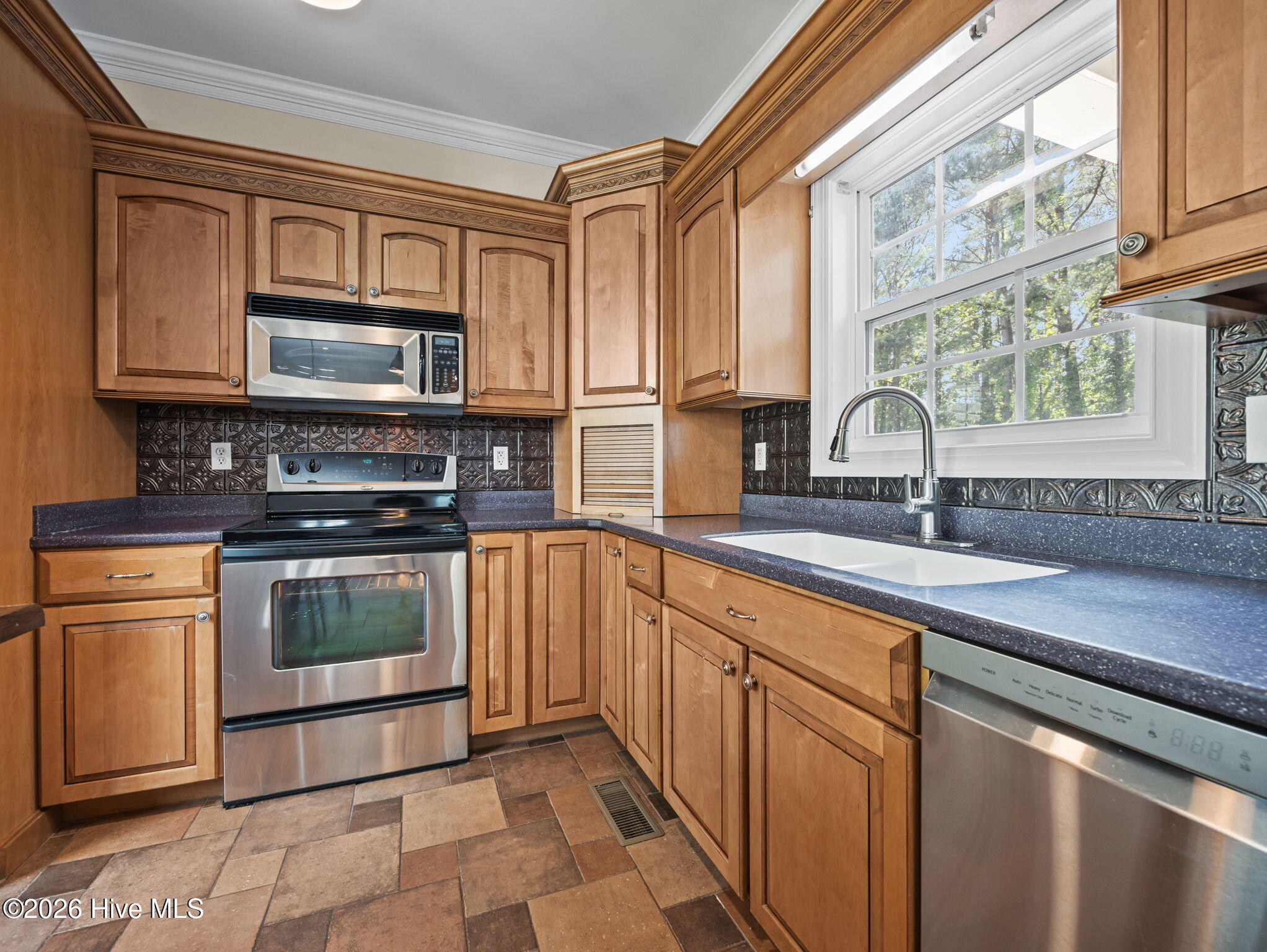 332 Batchelor Bay Road