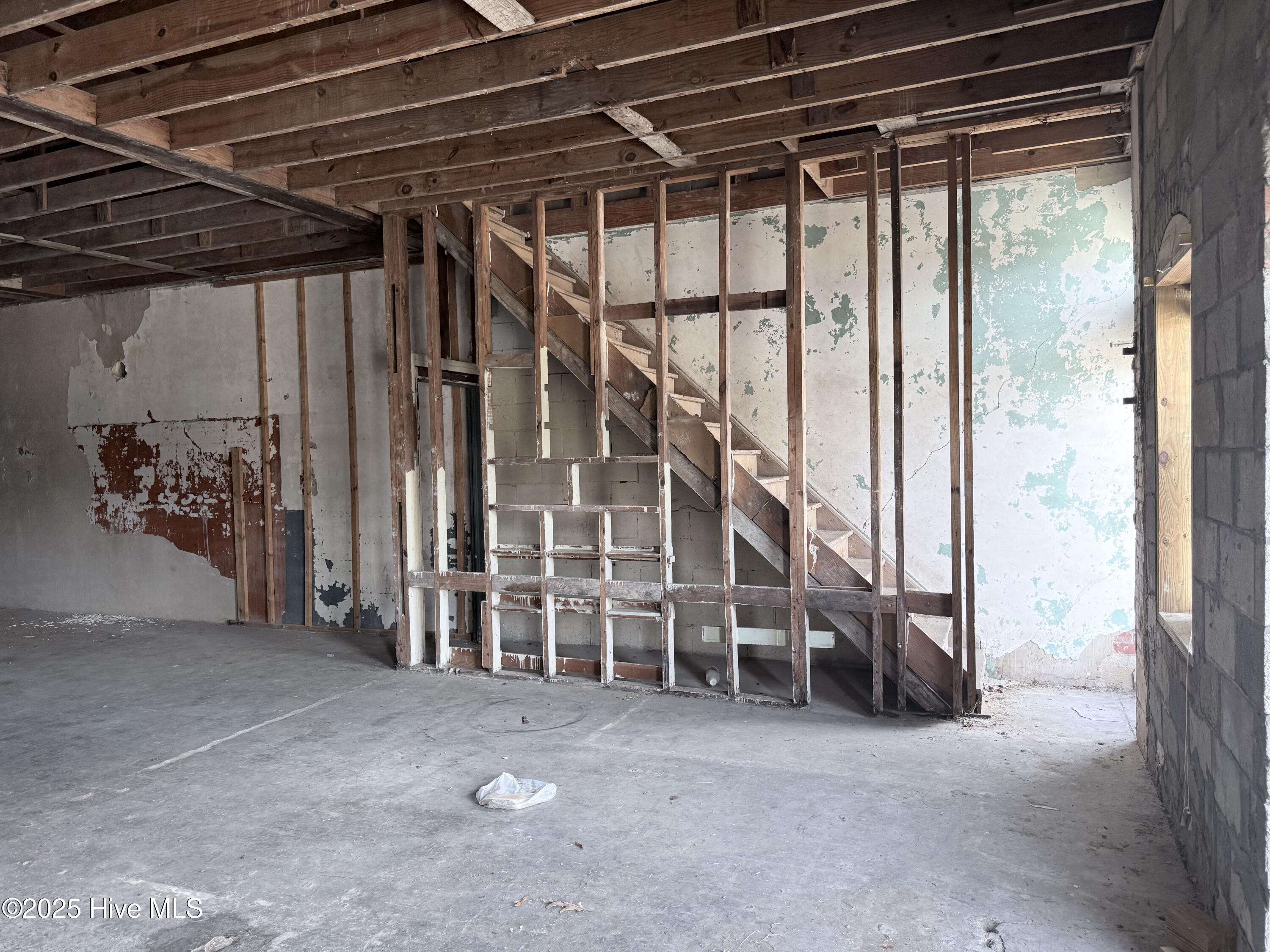 512 Court Street