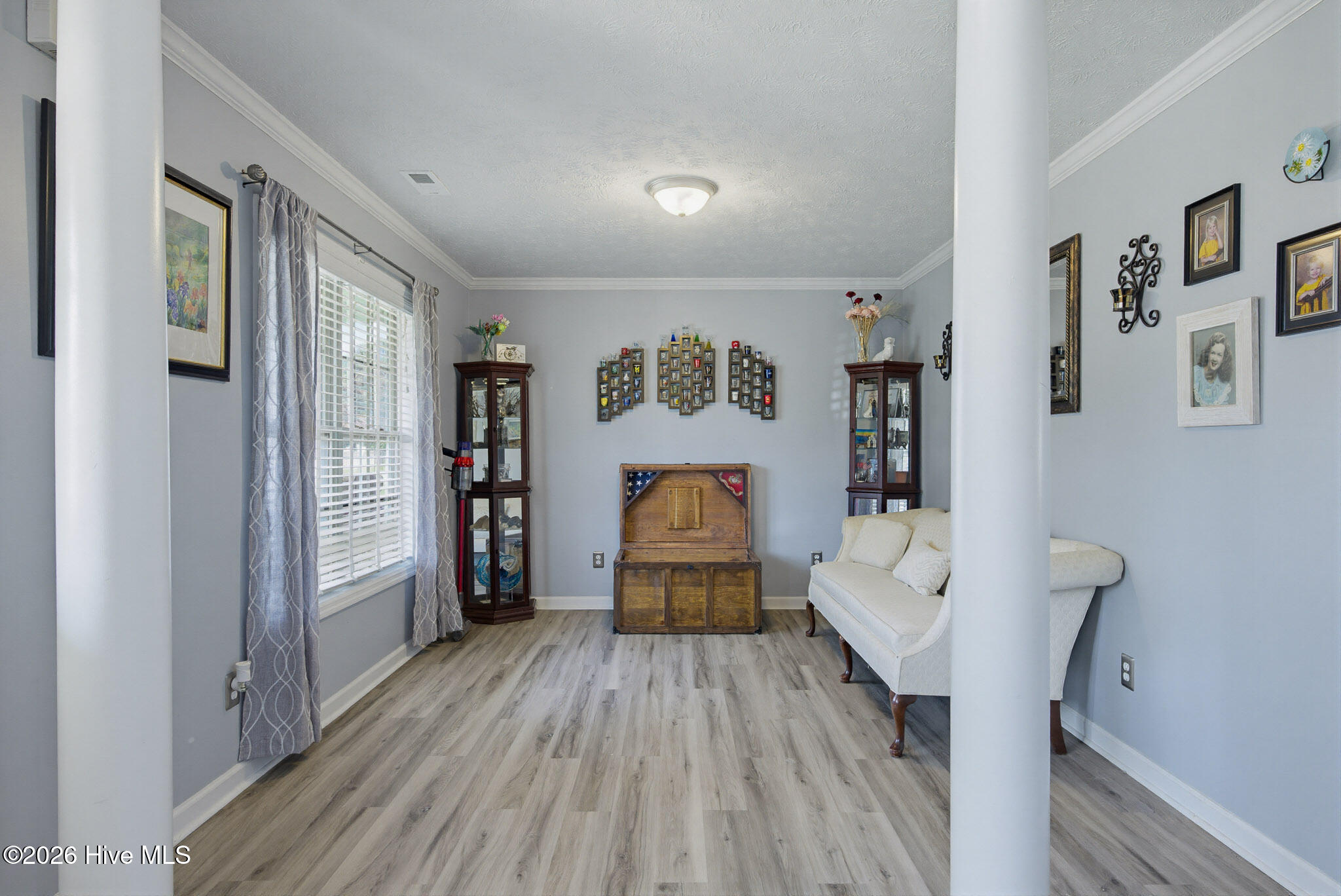 303 E Regent Court