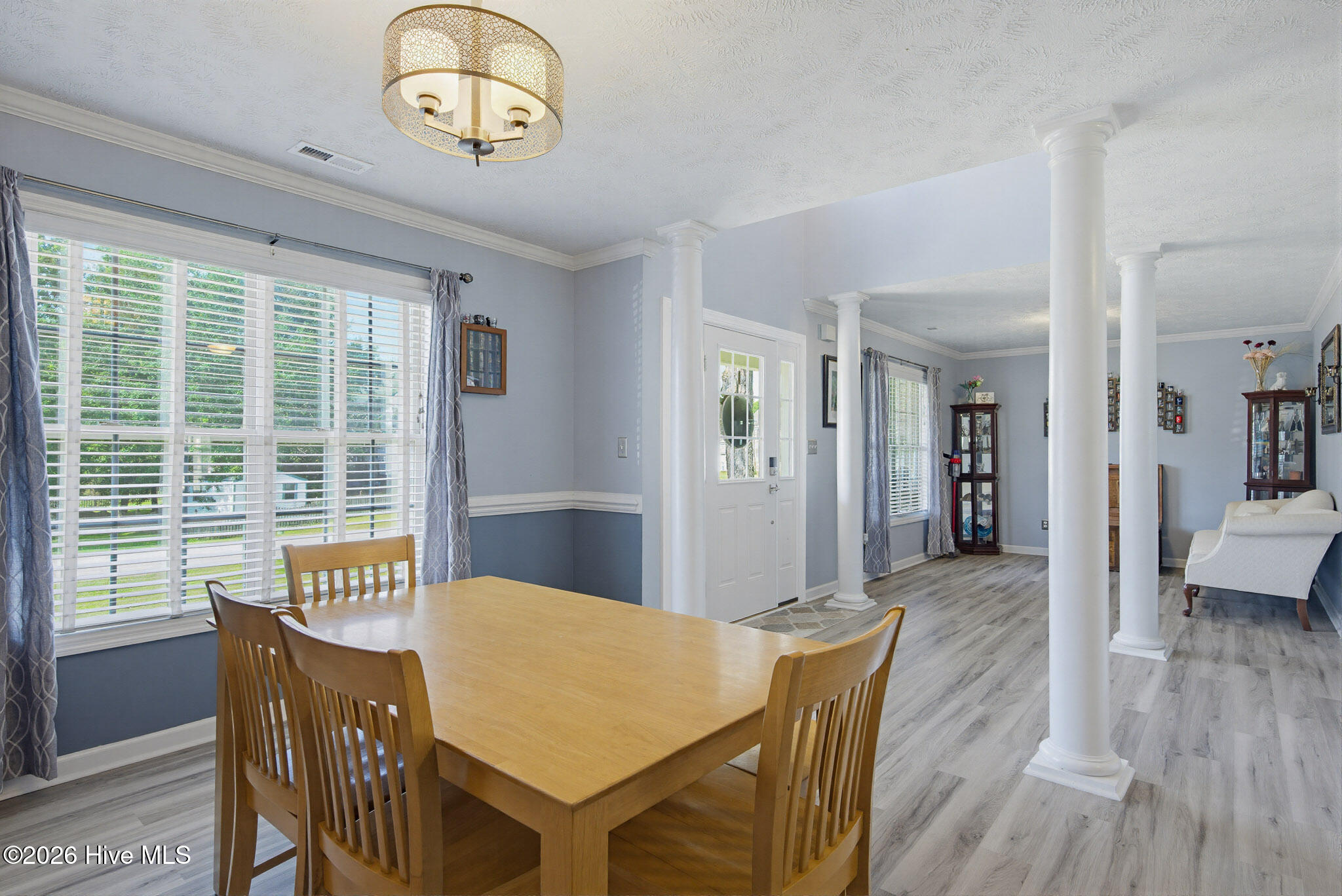 303 E Regent Court