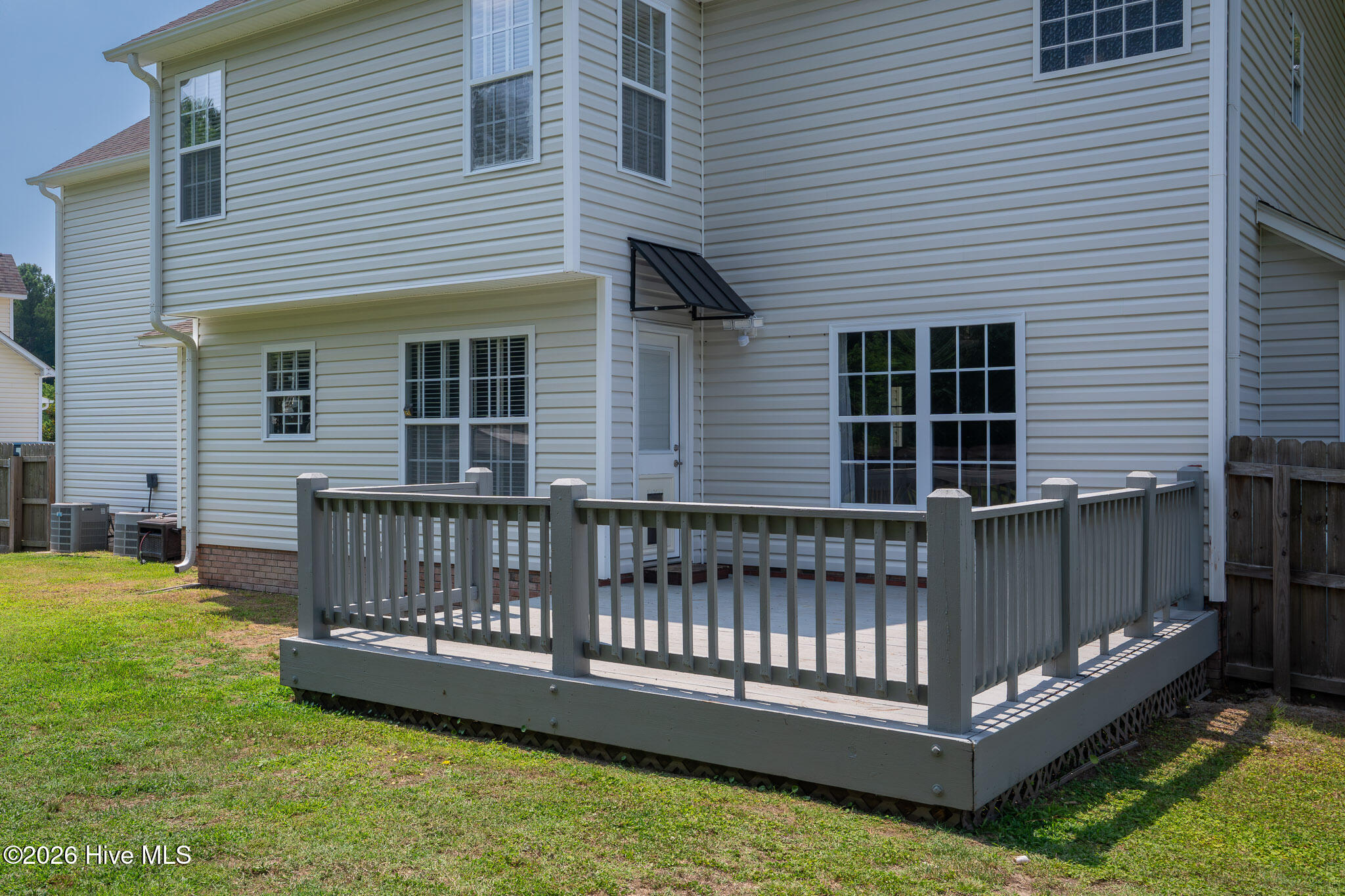 303 E Regent Court