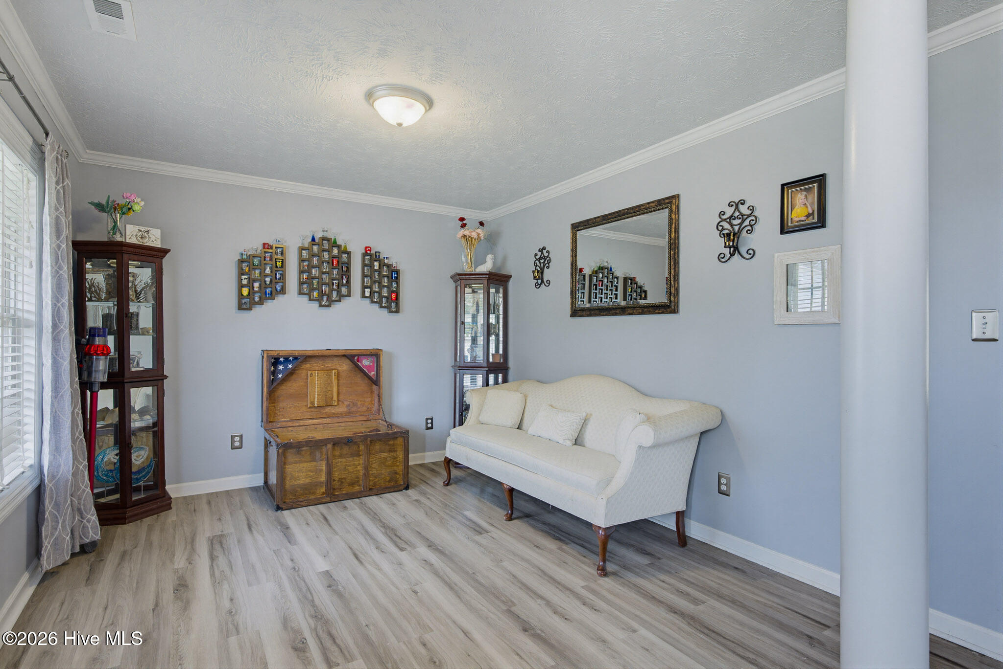 303 E Regent Court