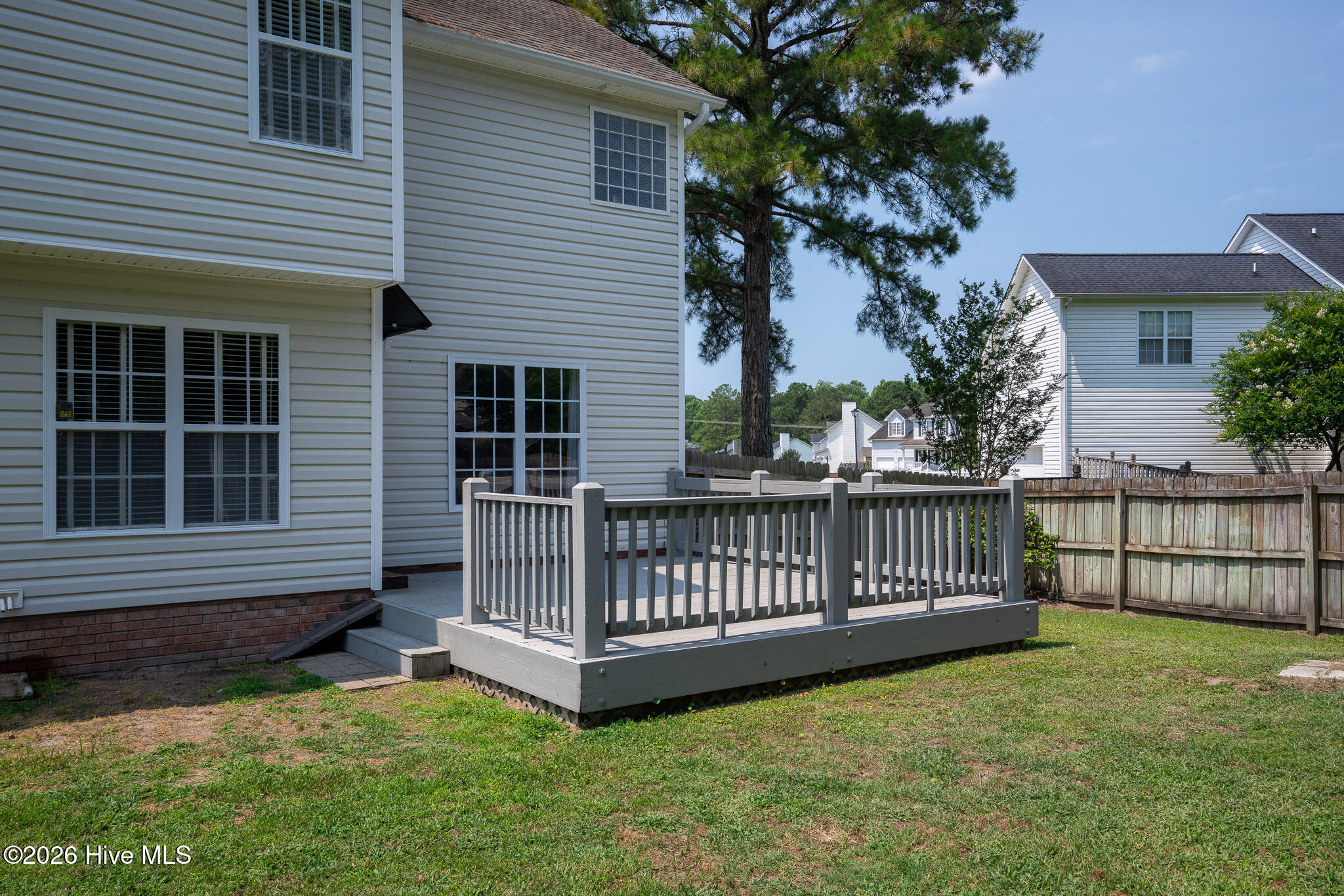 303 E Regent Court