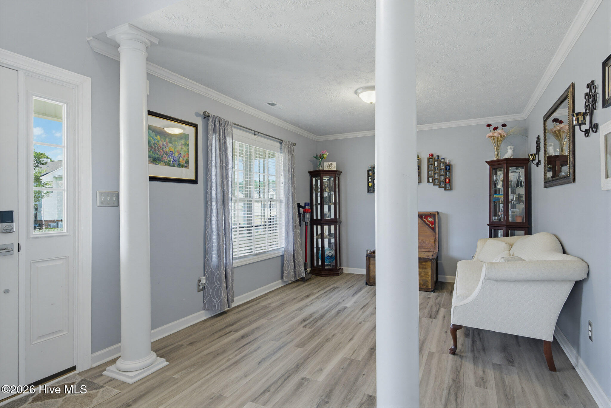 303 E Regent Court