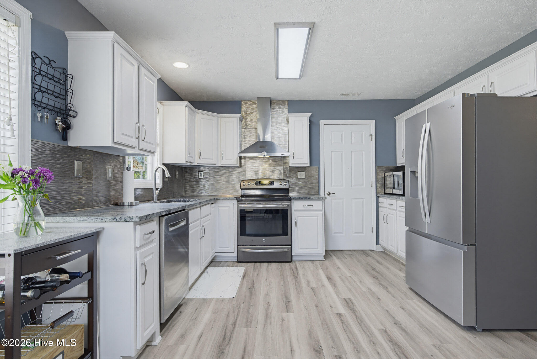 303 E Regent Court
