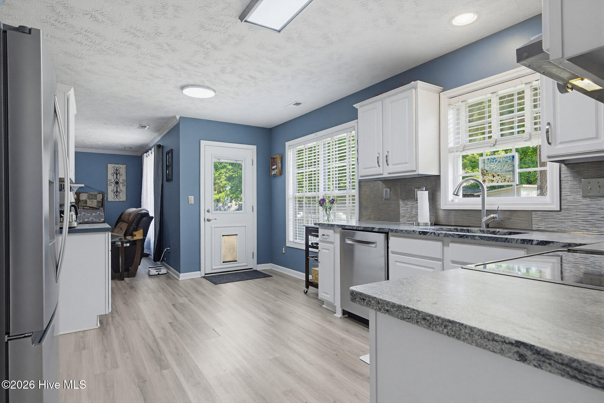 303 E Regent Court
