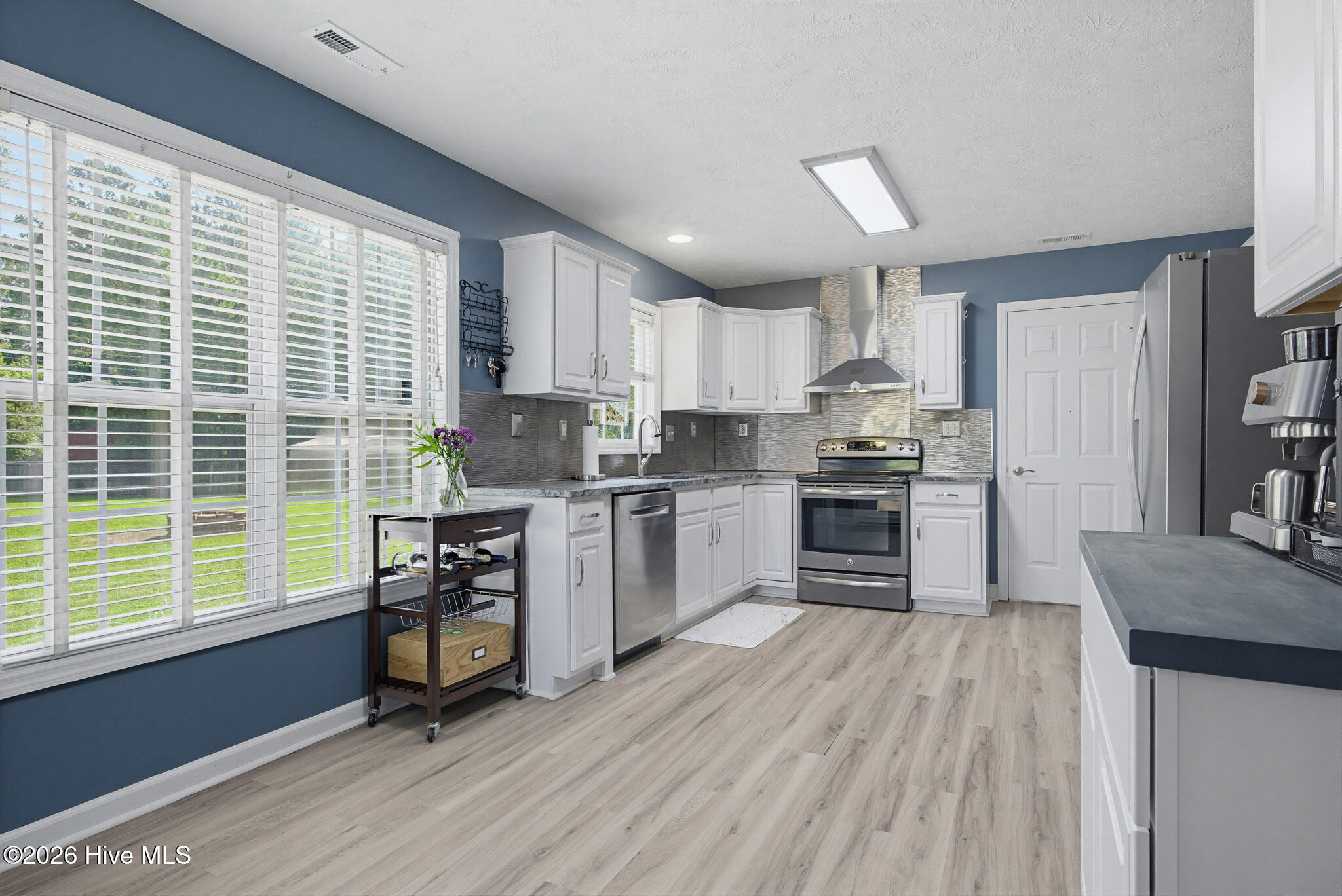 303 E Regent Court