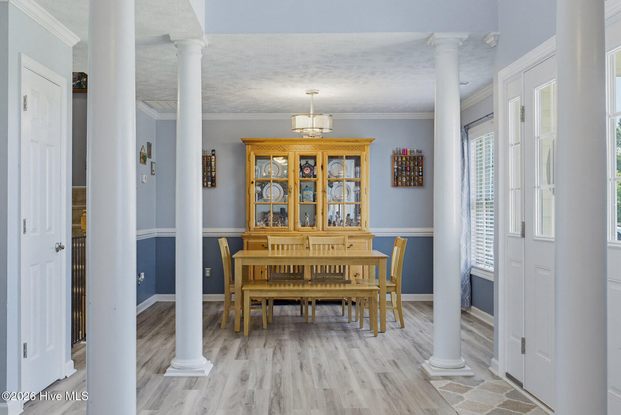 303 E Regent Court