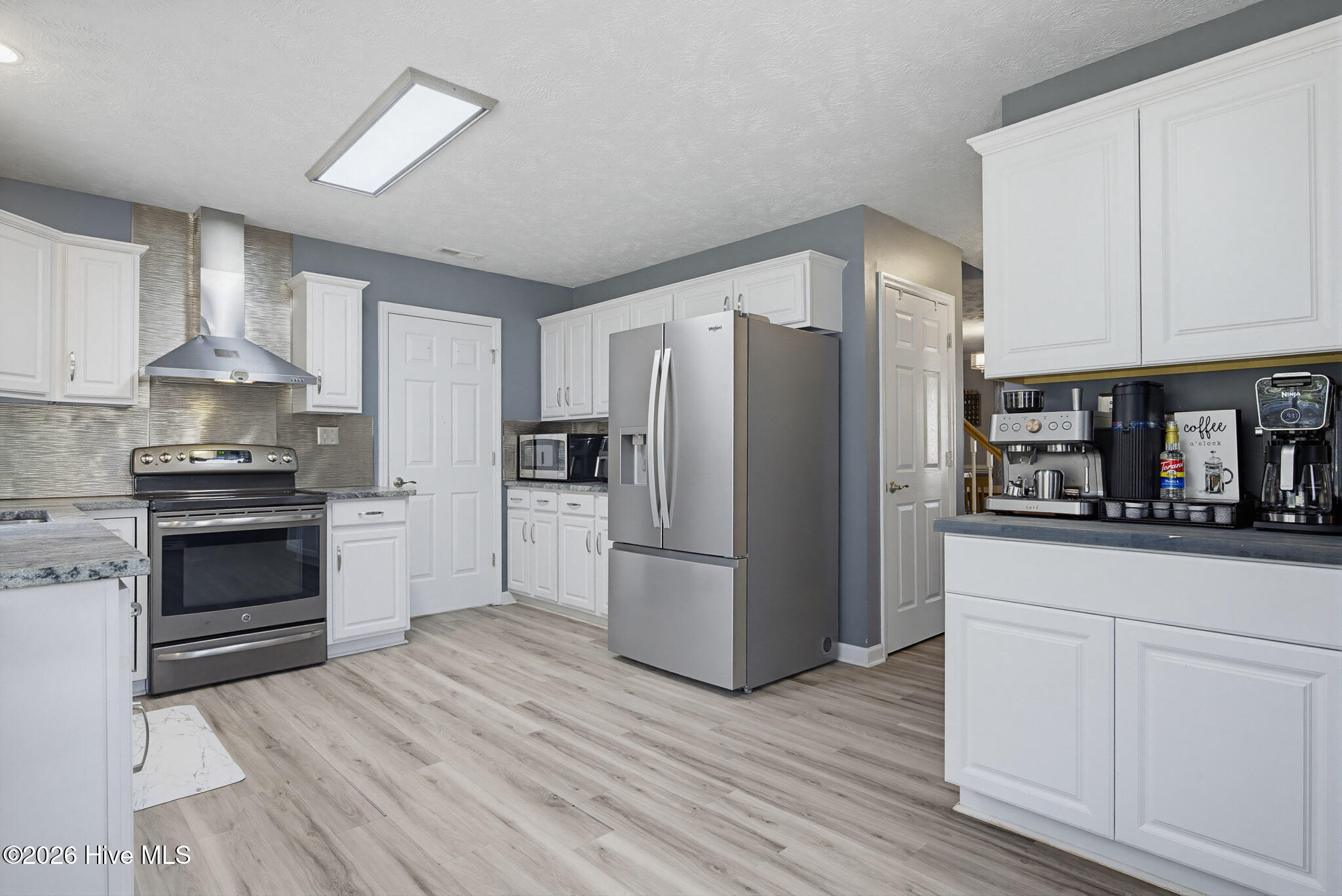303 E Regent Court