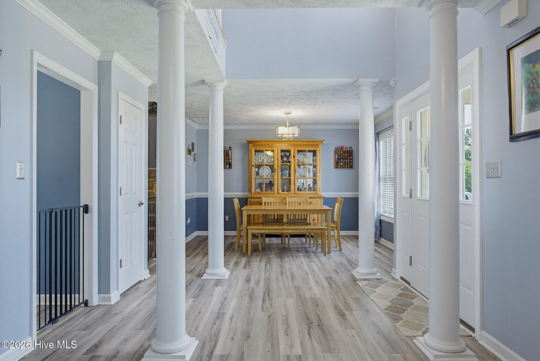 303 E Regent Court