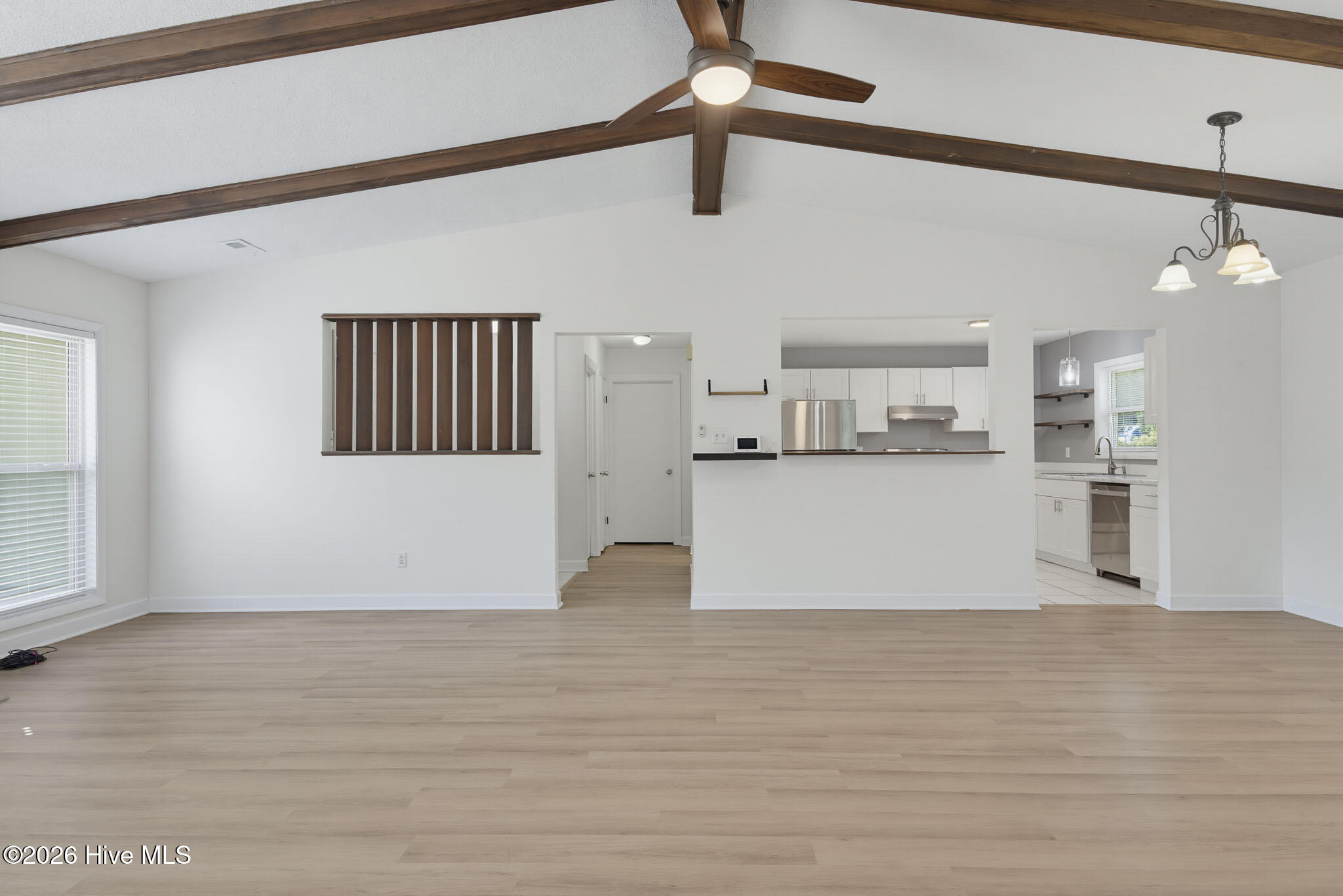305 W Willowood Lane
