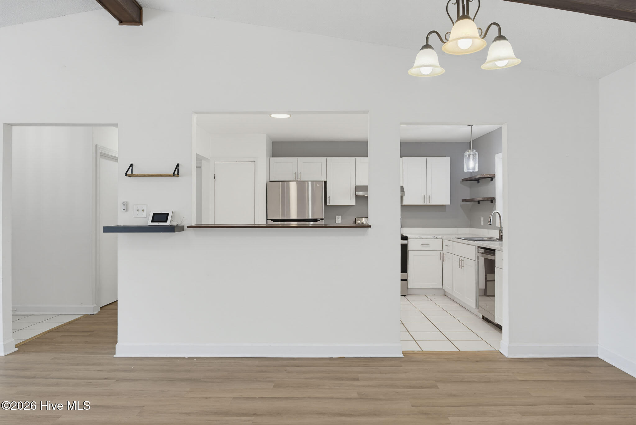 305 W Willowood Lane