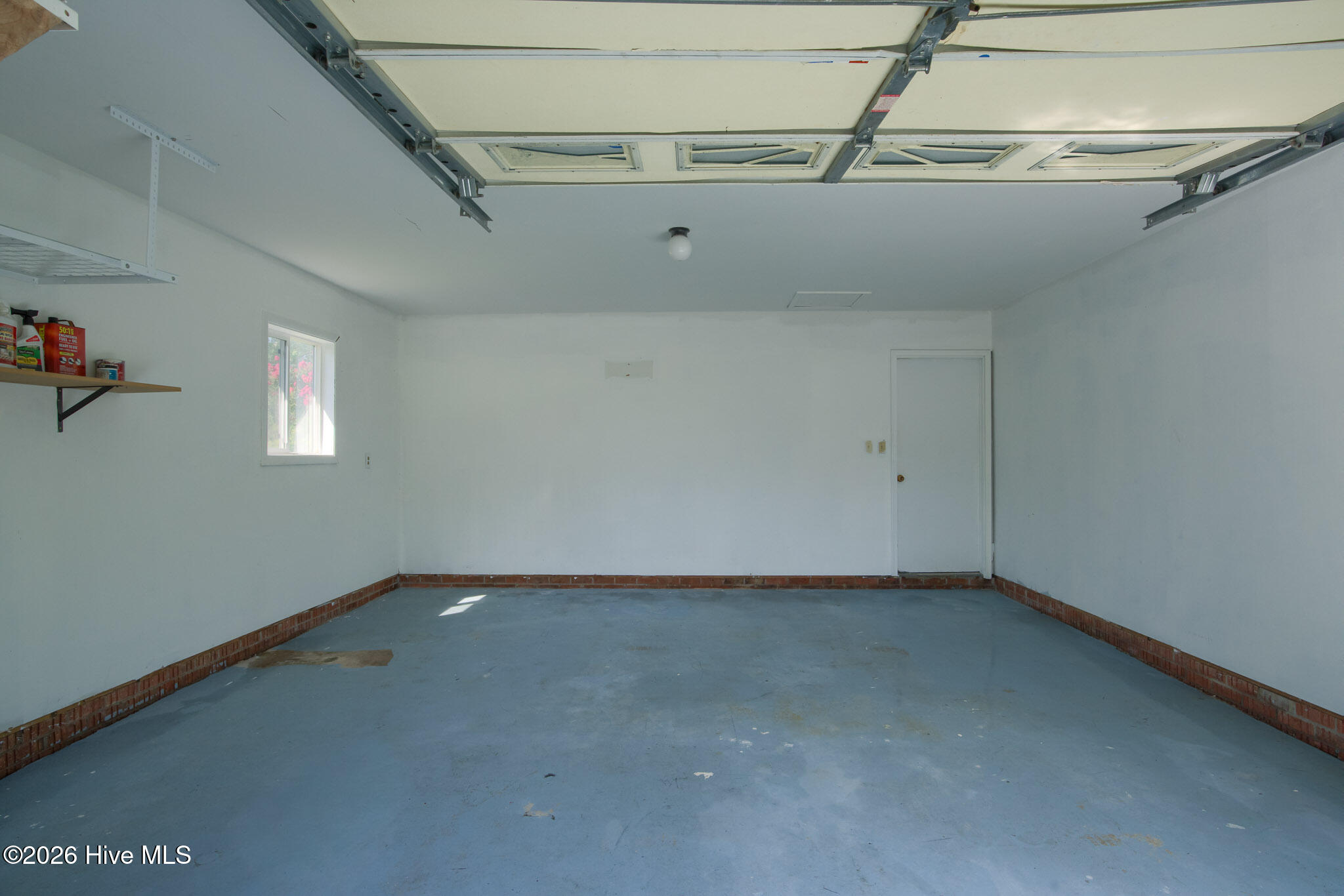 305 W Willowood Lane