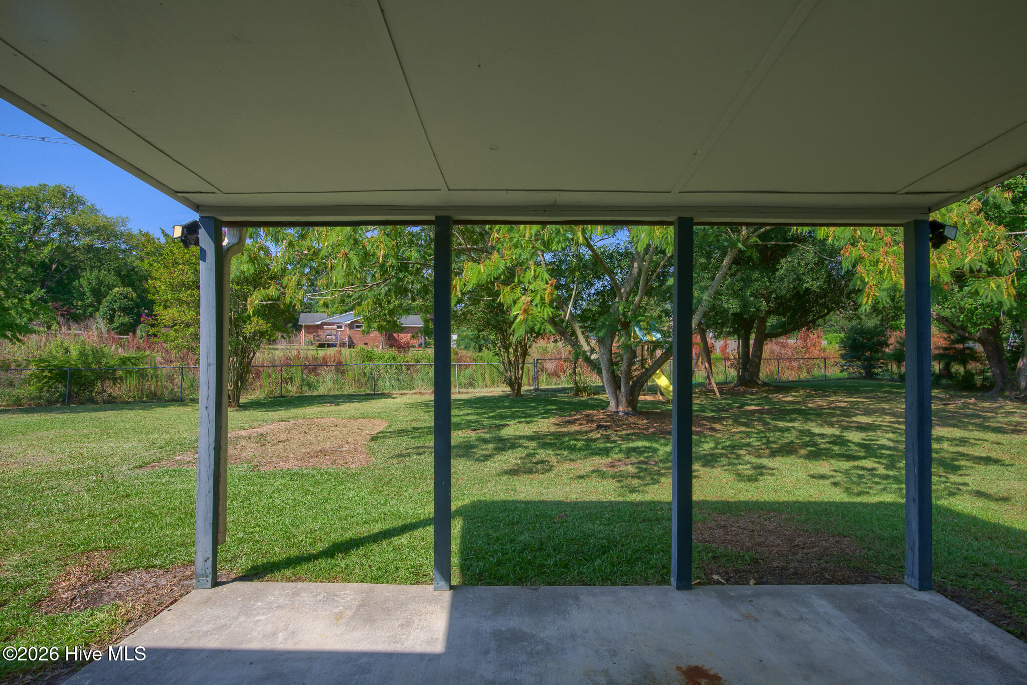 305 W Willowood Lane