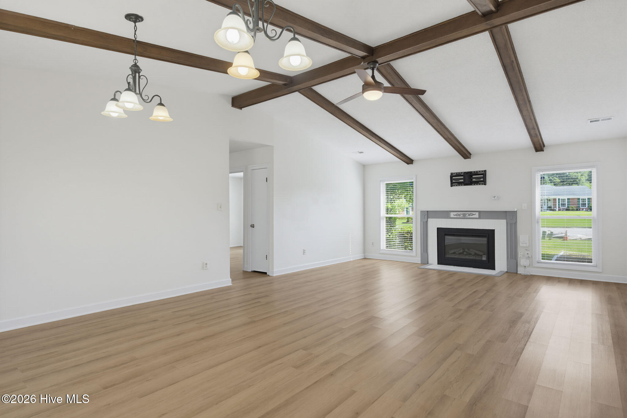 305 W Willowood Lane
