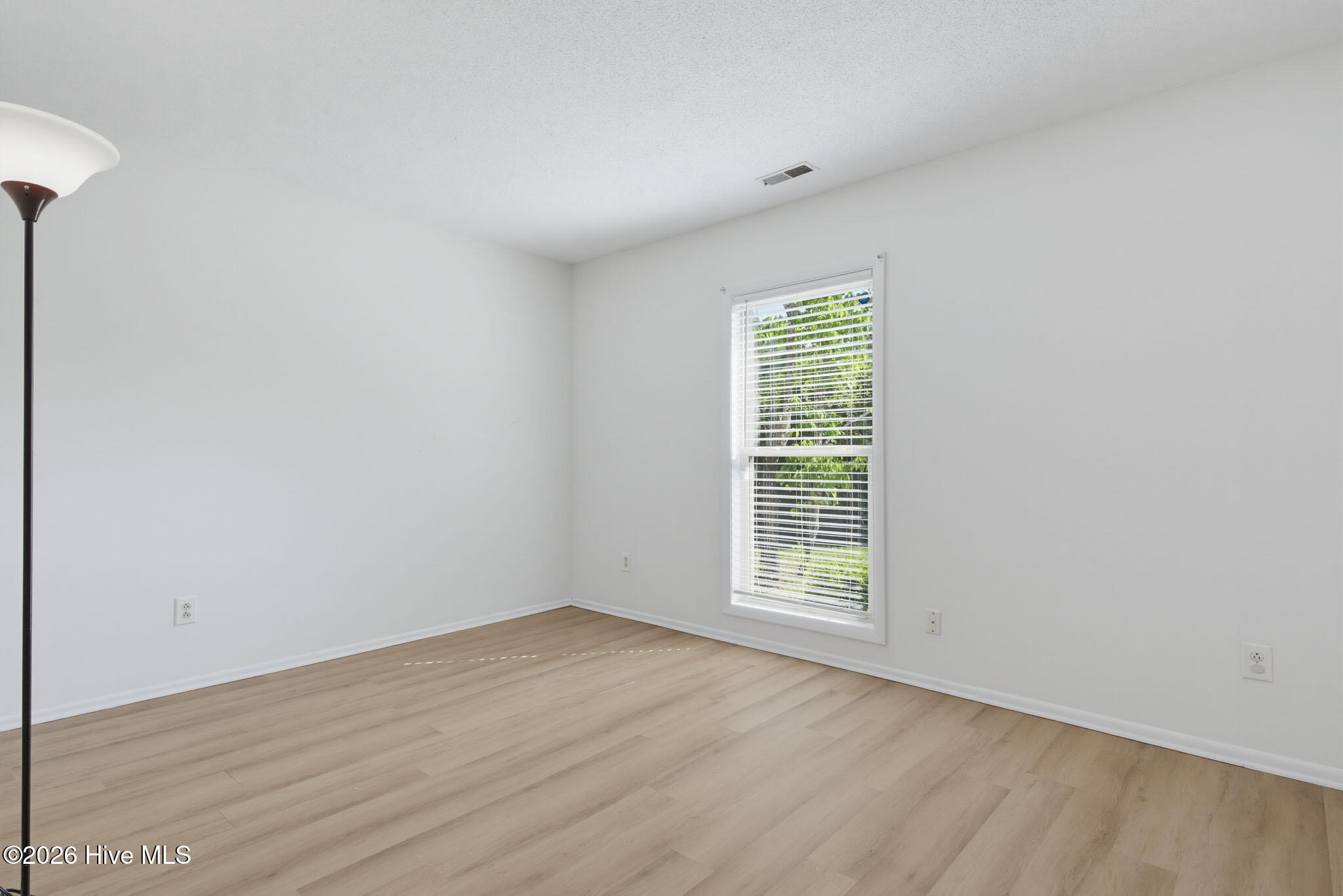 305 W Willowood Lane