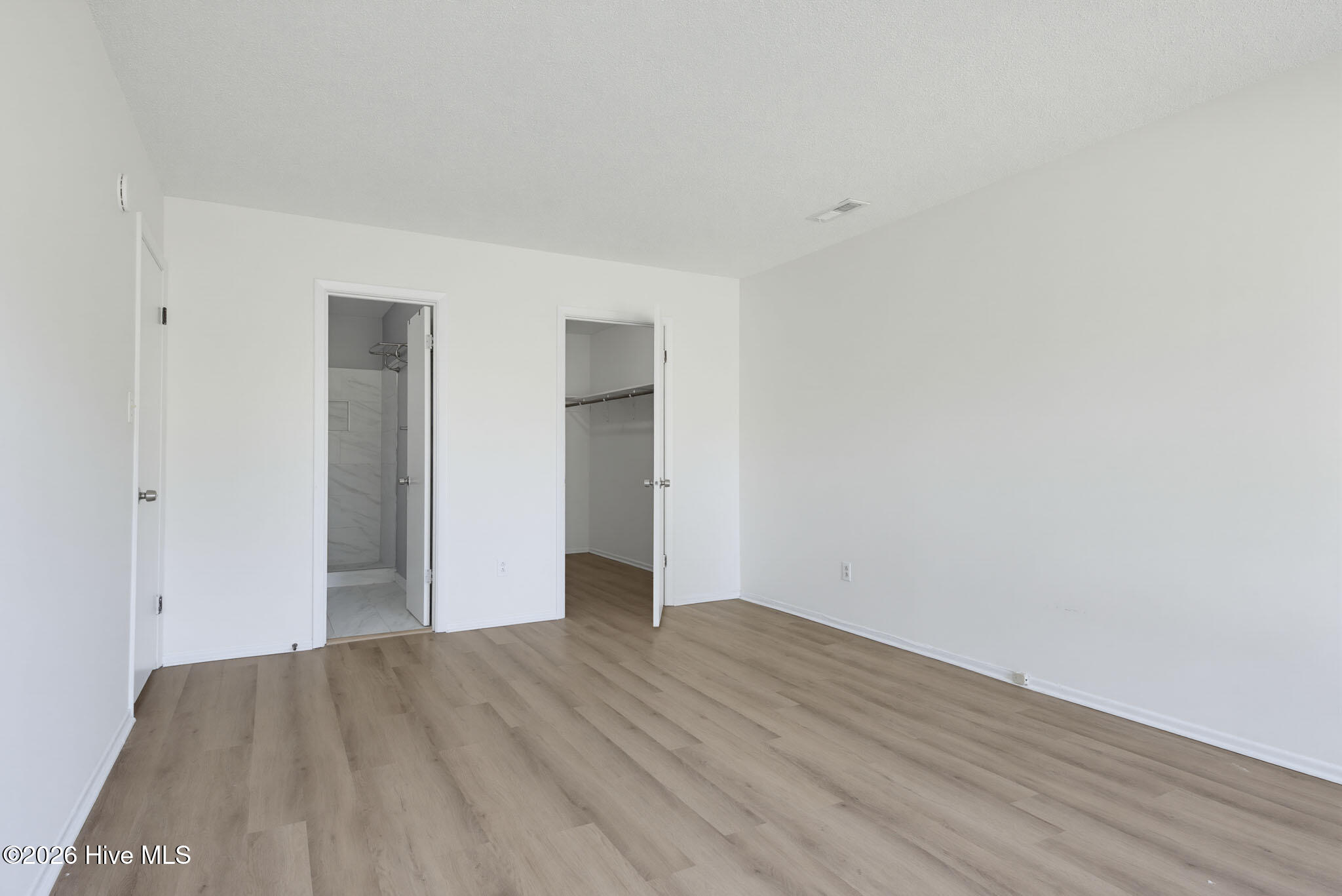 305 W Willowood Lane
