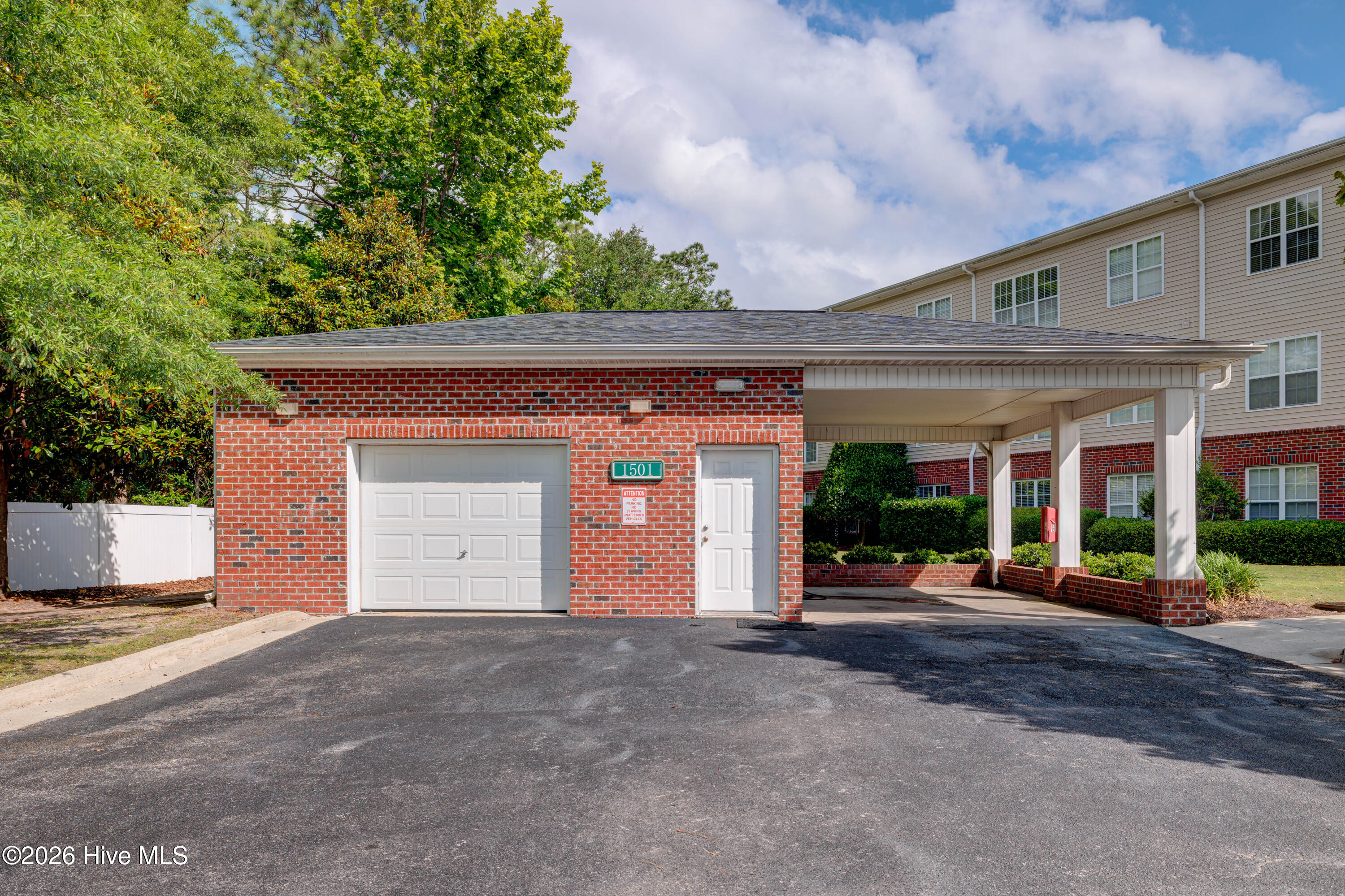 2801 Bloomfield Lane Unit 201