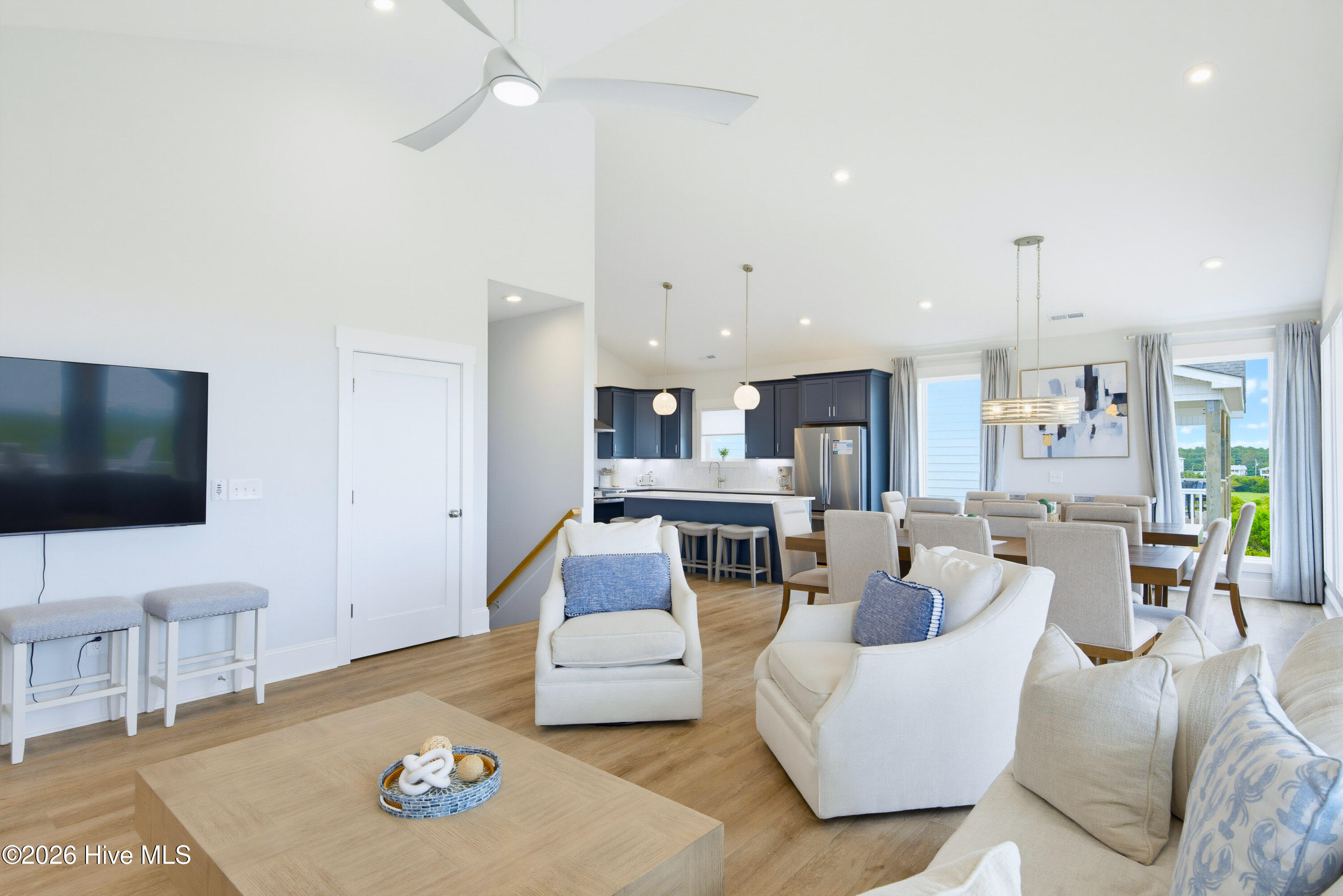 113 Lacosta Place