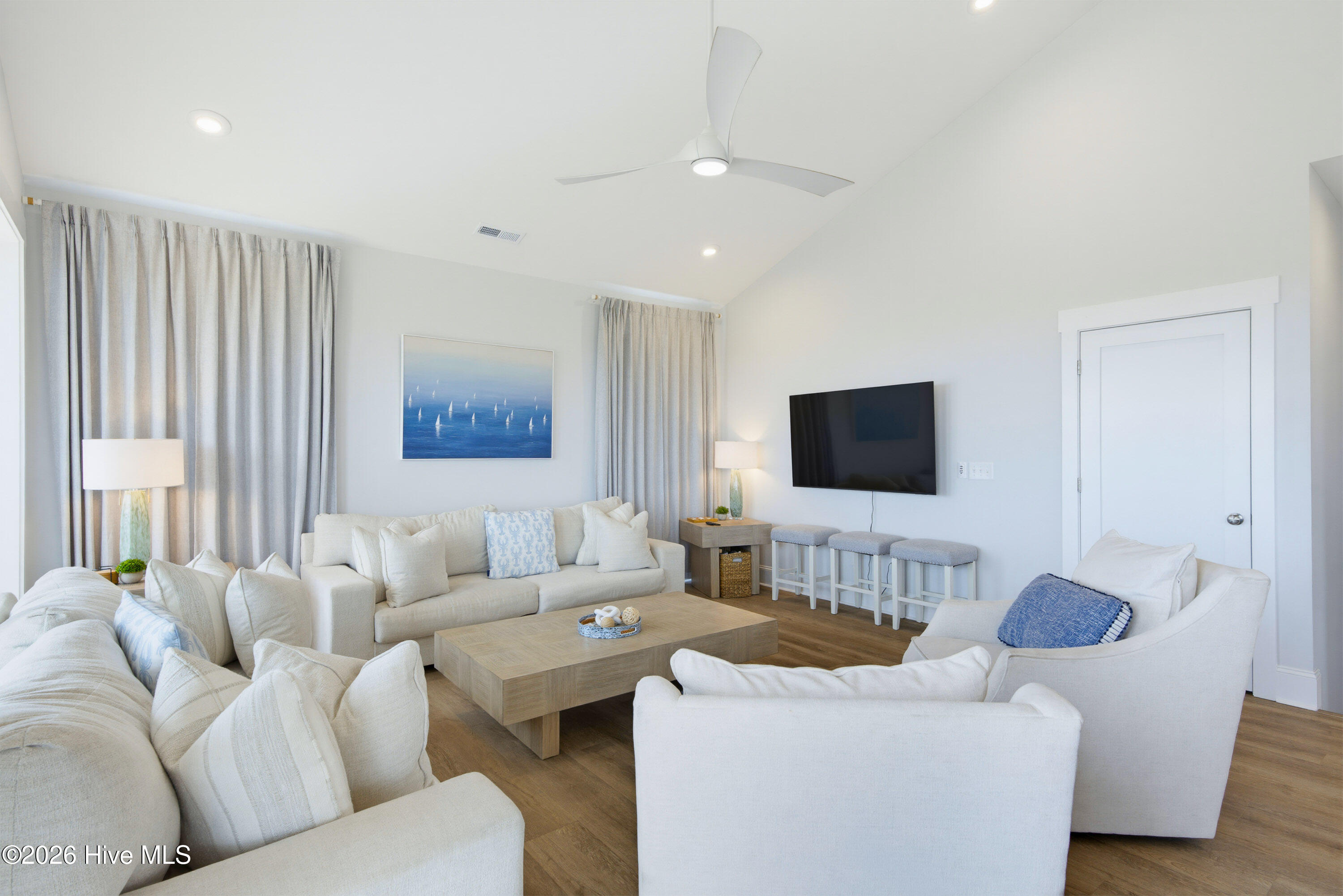 113 Lacosta Place
