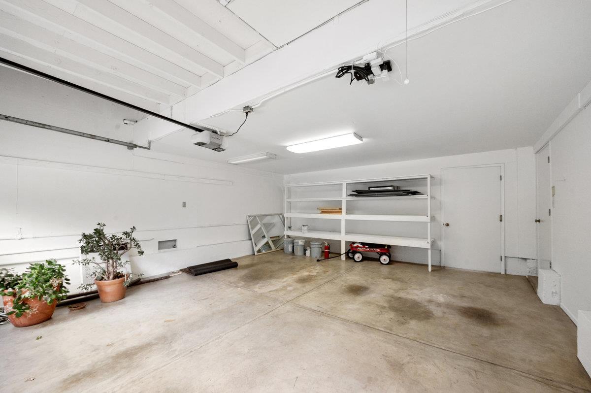 901 Laurelwood Drive