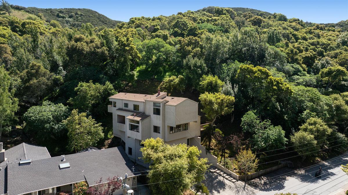 901 Laurelwood Drive