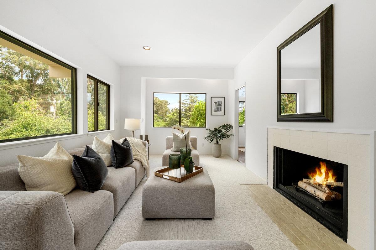 901 Laurelwood Drive