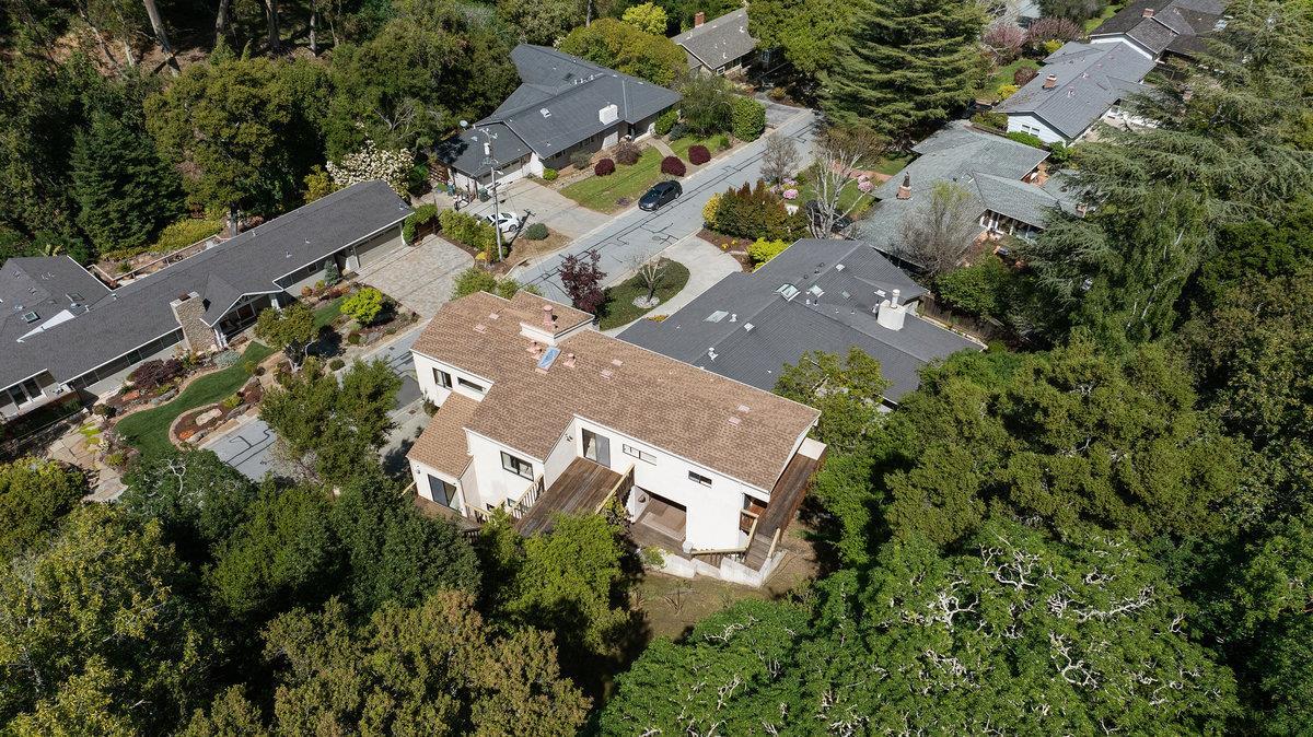901 Laurelwood Drive