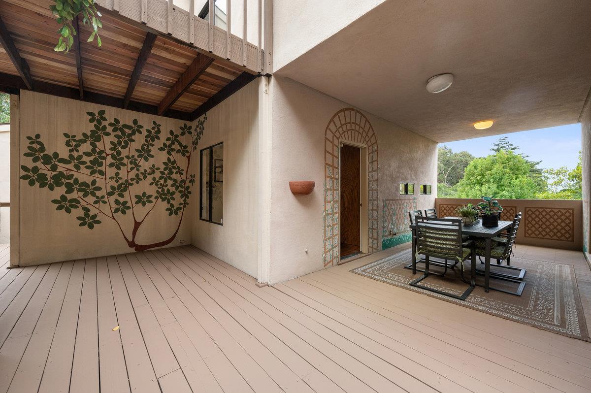 901 Laurelwood Drive
